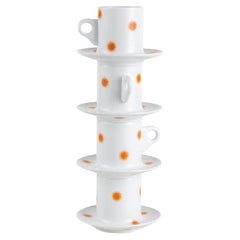 Dangerous Liaisons 'Her' Orange Dots Keramikvase von Hua Wang