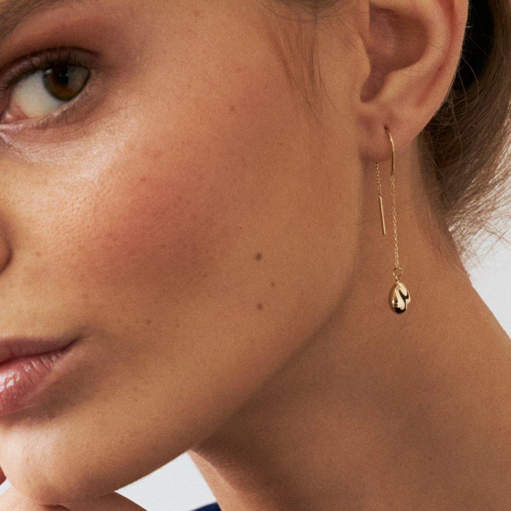 Dangle Chain Earrings in 14K Solid Yellow Gold In New Condition For Sale In New York, NY