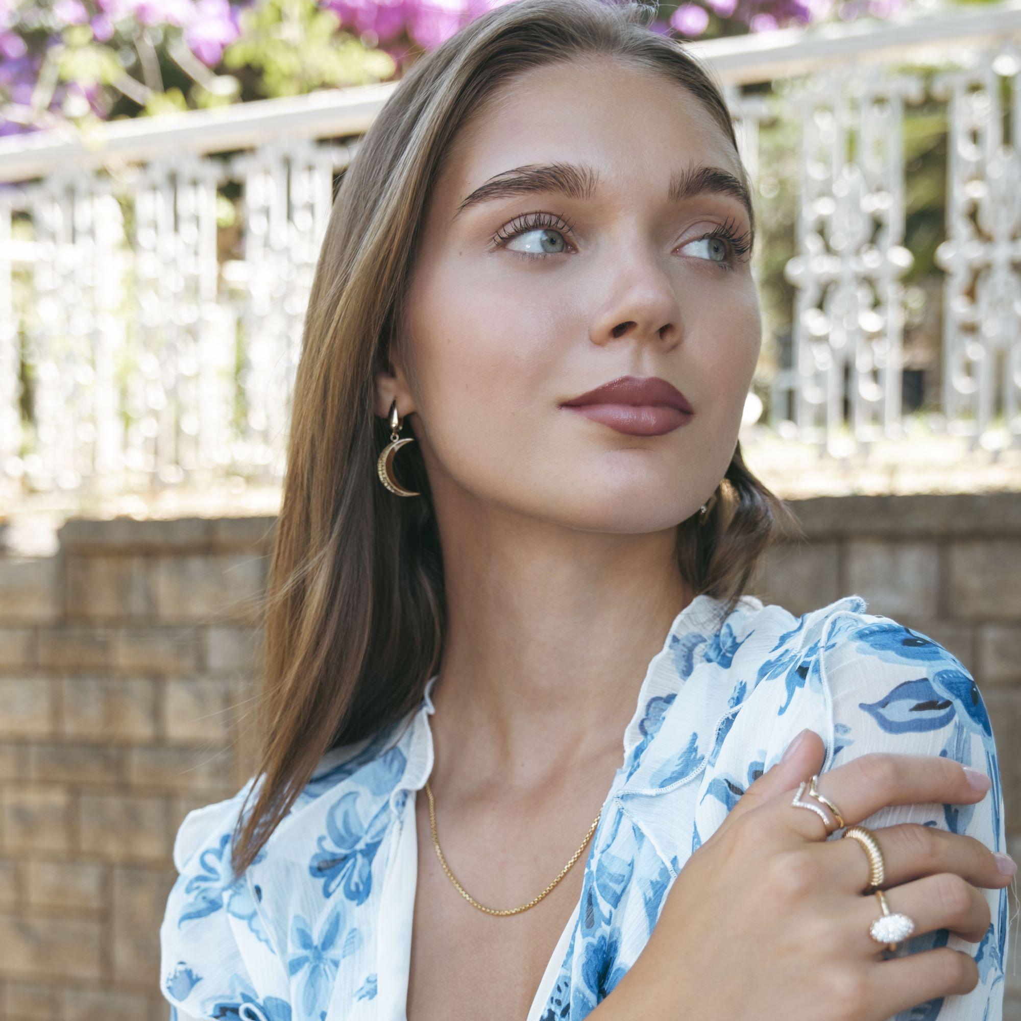 Boucles d'oreilles pendantes en forme de croissant de lune en or massif 14 carats, faites à la main en vente 6