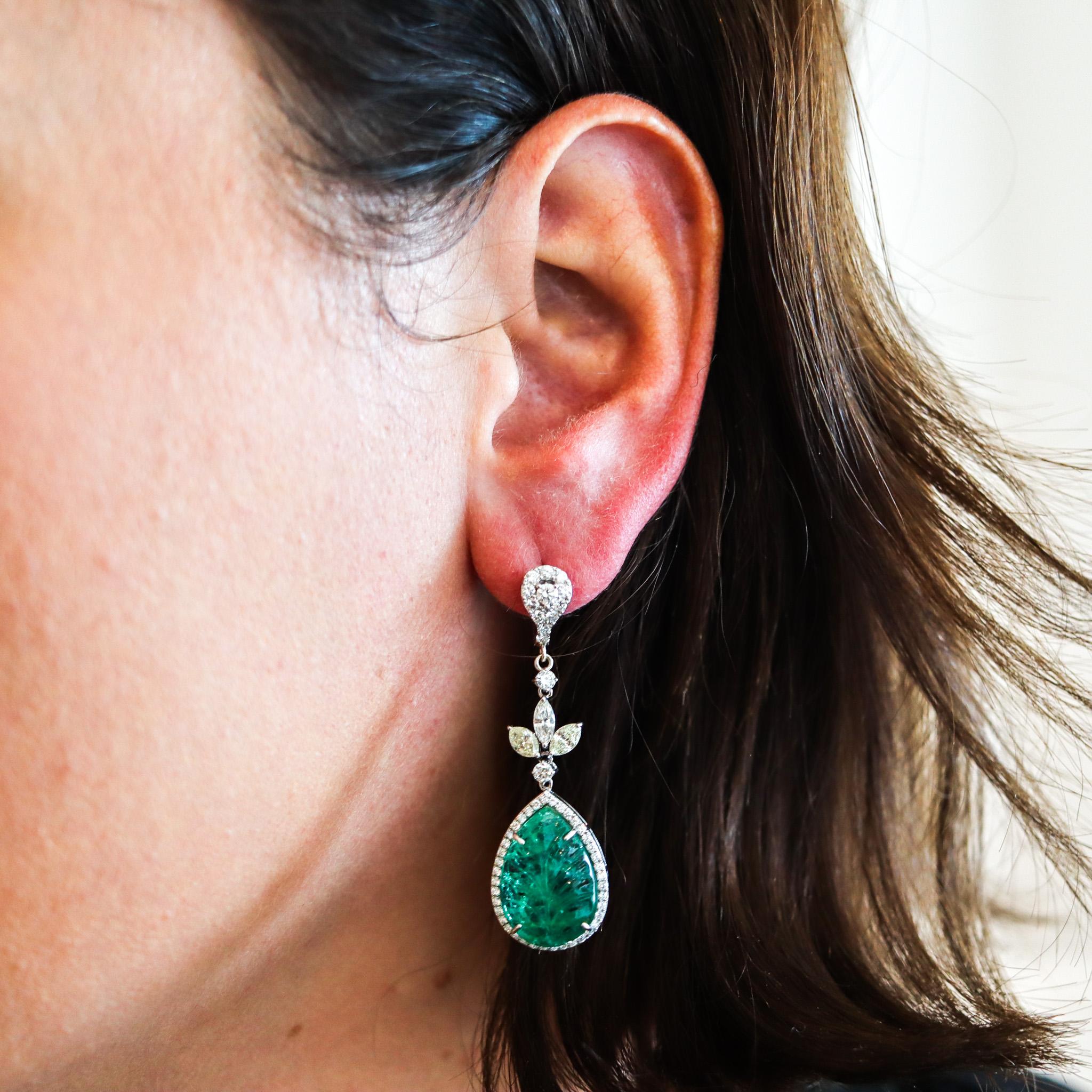 Dangle Drop Earrings In 18Kt Gold With 20.68 Ctw In Diamonds And Carved Emeralds For Sale 3