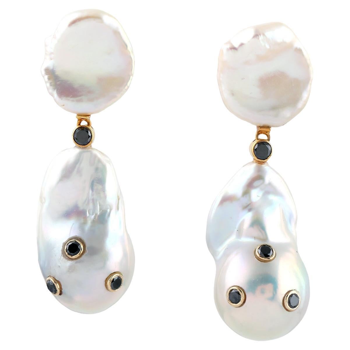 Dangle Earring with Baroque Pearl Embellished with Black Diamonds in 18k Gold