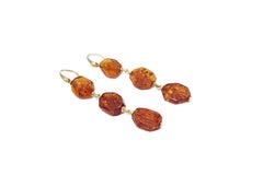 Dangle Earrings in 18 Karat Gold and Amber