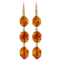 Dangle Earrings in 18 Karat Gold and Amber