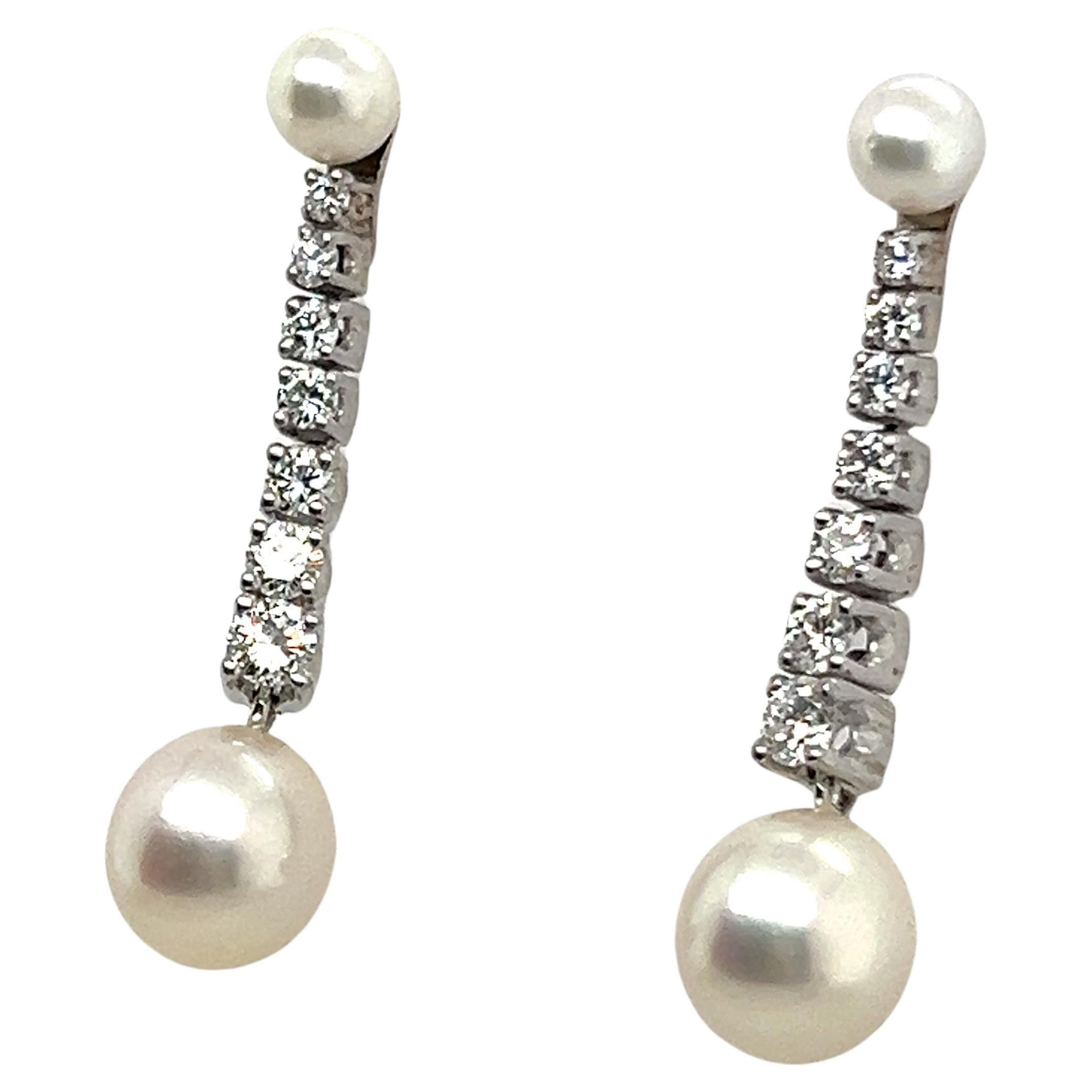 Dangle Earrings with Akoya Pearls and Diamonds in 18 Karat White Gold For Sale 5