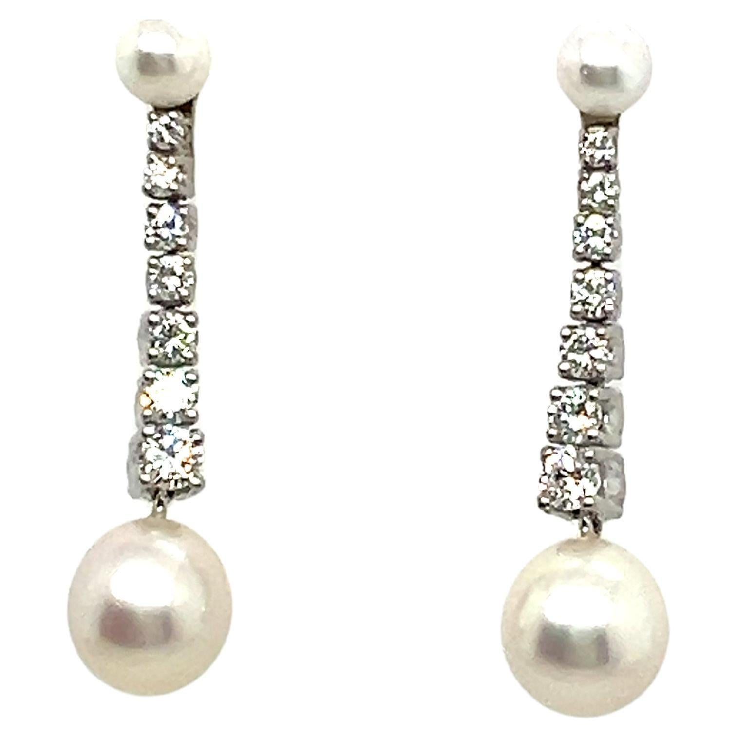 Dangle Earrings with Akoya Pearls and Diamonds in 18 Karat White Gold For Sale 2