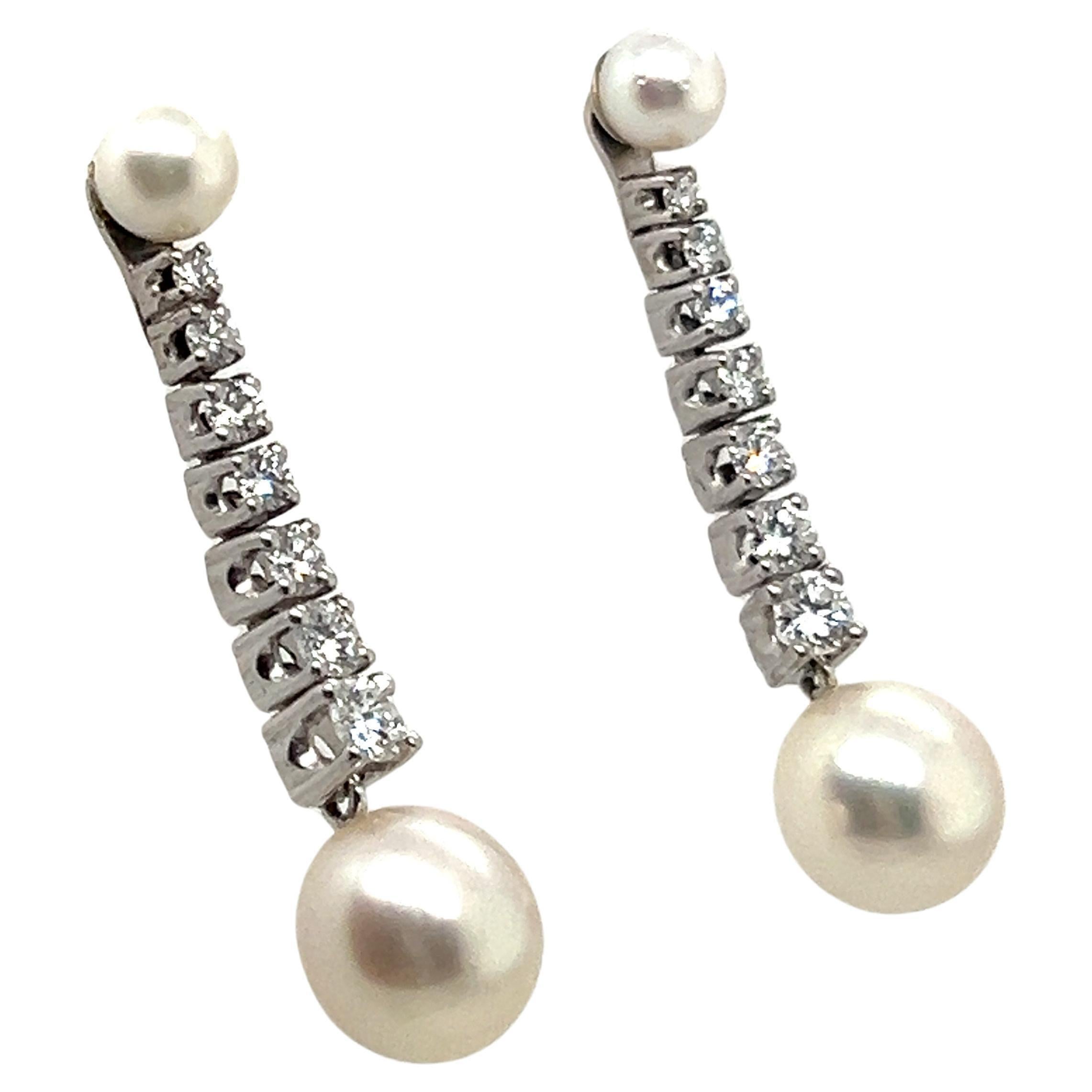 Dangle Earrings with Akoya Pearls and Diamonds in 18 Karat White Gold For Sale 3