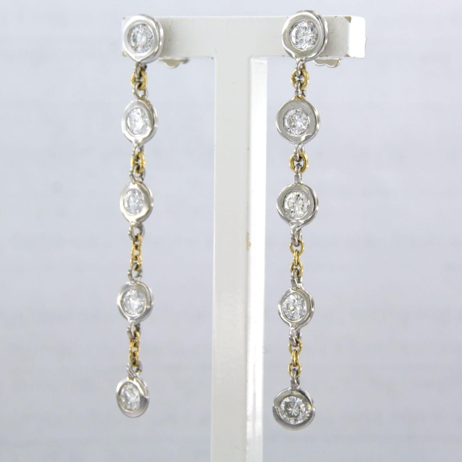Boucles d'oreilles pendantes avec diamants taille brillant jusqu'à 1,40 ct 4,2 grammes Or 18k Excellent état - En vente à The Hague, ZH