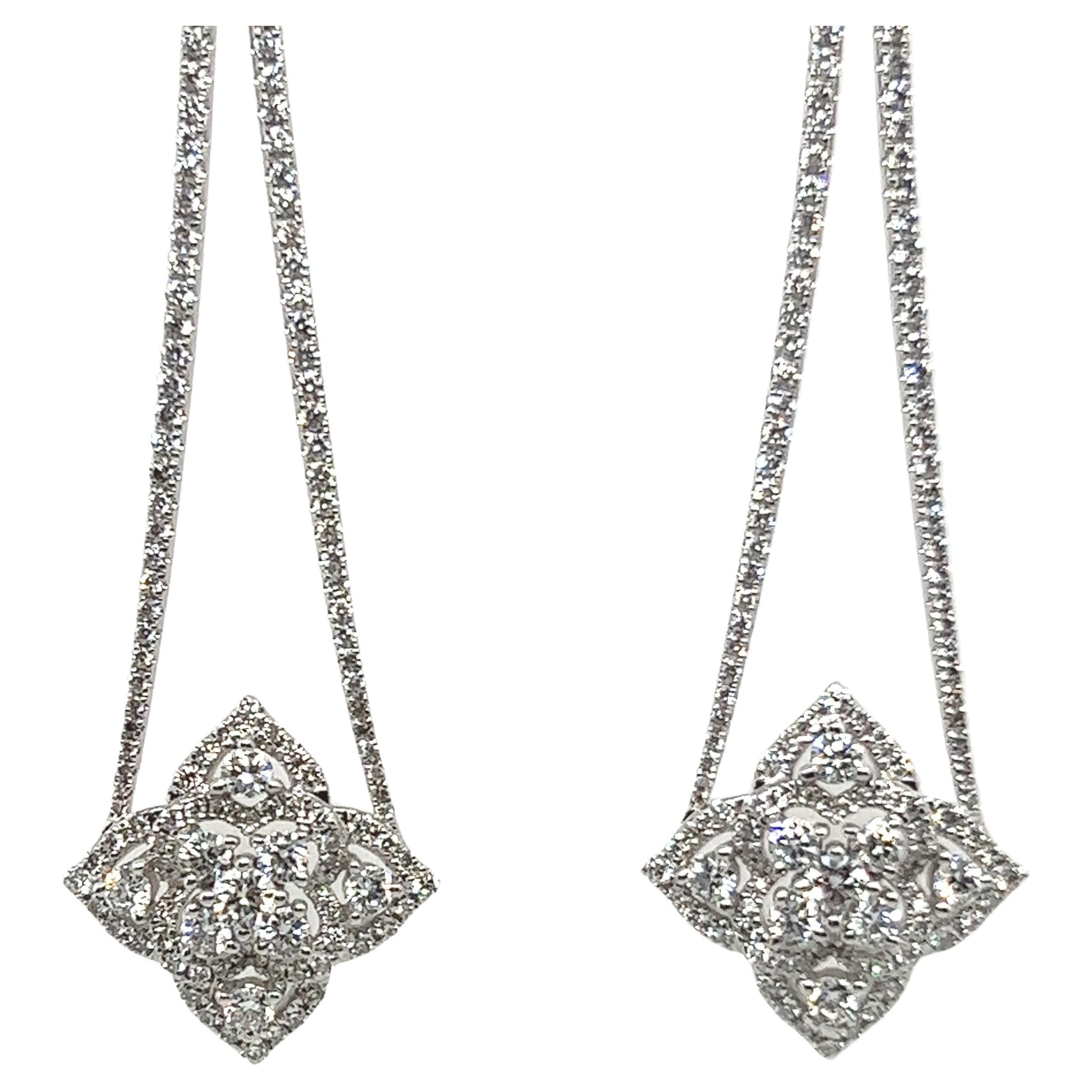Dangle Earrings with Diamonds in 18 Karat White Gold  In New Condition For Sale In Lucerne, CH