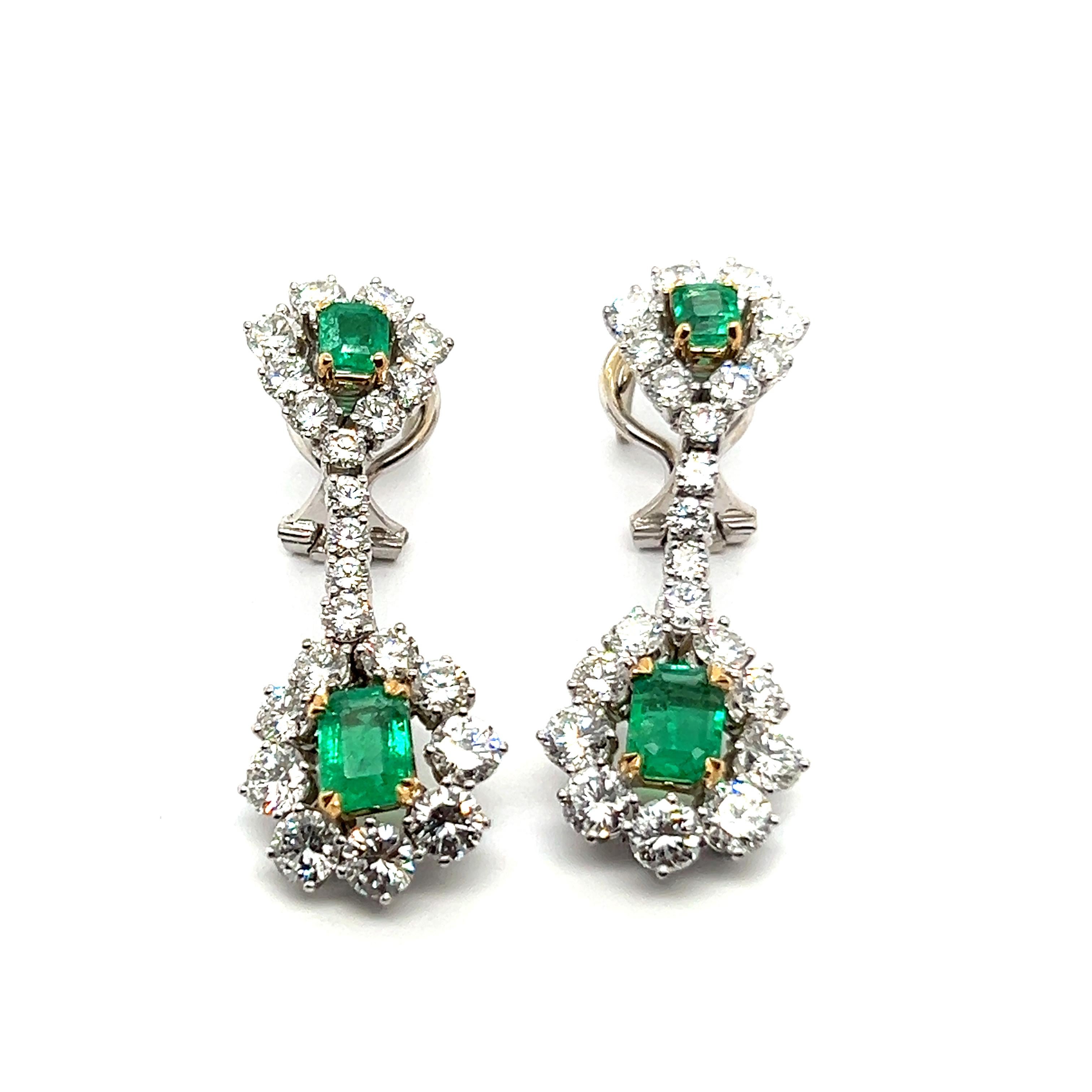 Dangle Earrings with Emeralds & Diamonds in  18 Karat White Gold For Sale 1