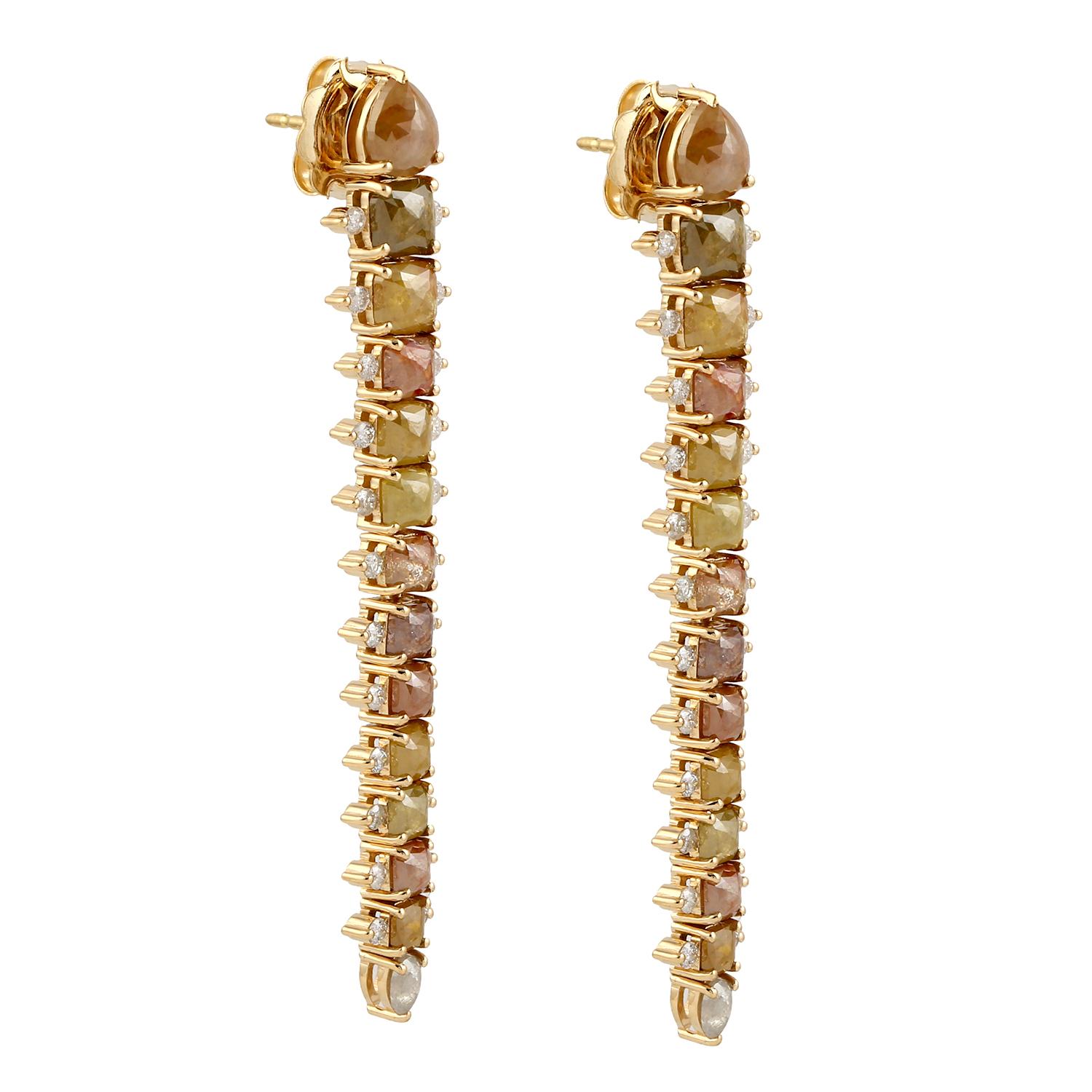 Lange Ohrringe aus 18 Karat Roségold mit spitz zulaufenden Designer-Eisdiamanten (Art déco) im Angebot