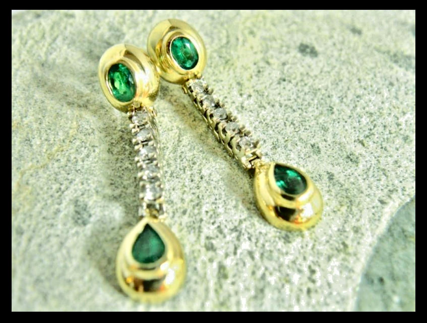 Dangle Emerald Diamond Estate Earrings For Sale 4