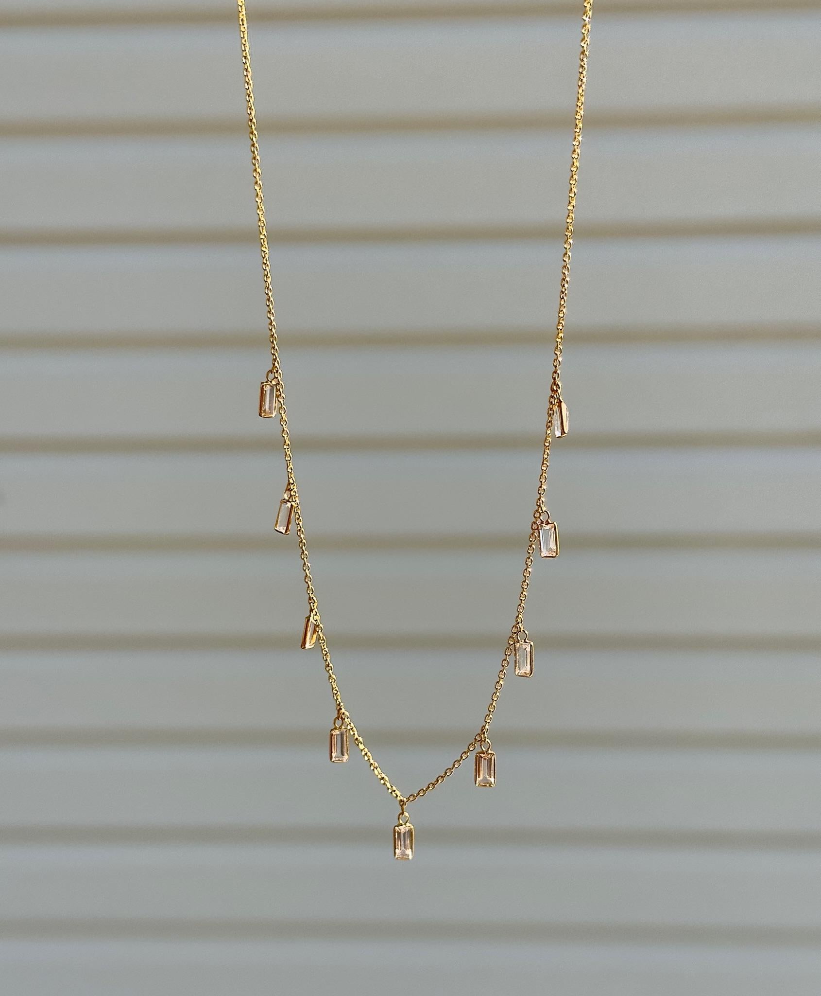 Halskette, Edelstein-Halskette, weißer Saphir-Halskette, Lünette gefasst Edelstein-Halskette 18k (Moderne) im Angebot