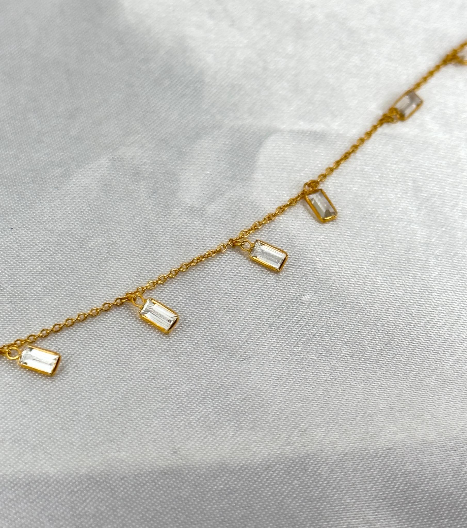 Dangle Gemstone Necklace, White Sapphire Necklace, Bezel Set Dainty Necklace 18k For Sale 1