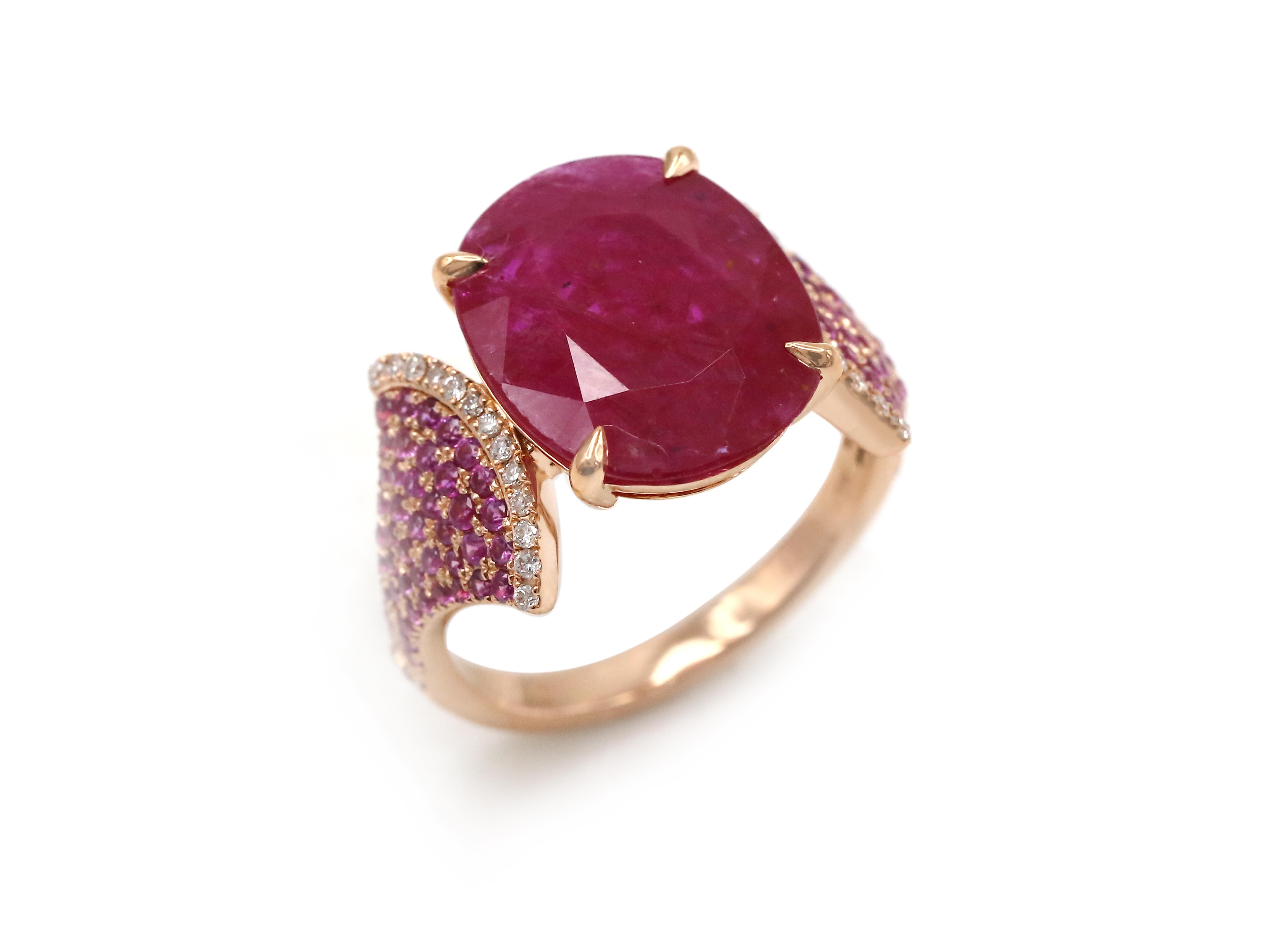 Dangle Pink Sapphire Ruby Diamond 18K Rose Gold Exclusive Earrings For Her In New Condition For Sale In Genève, GE