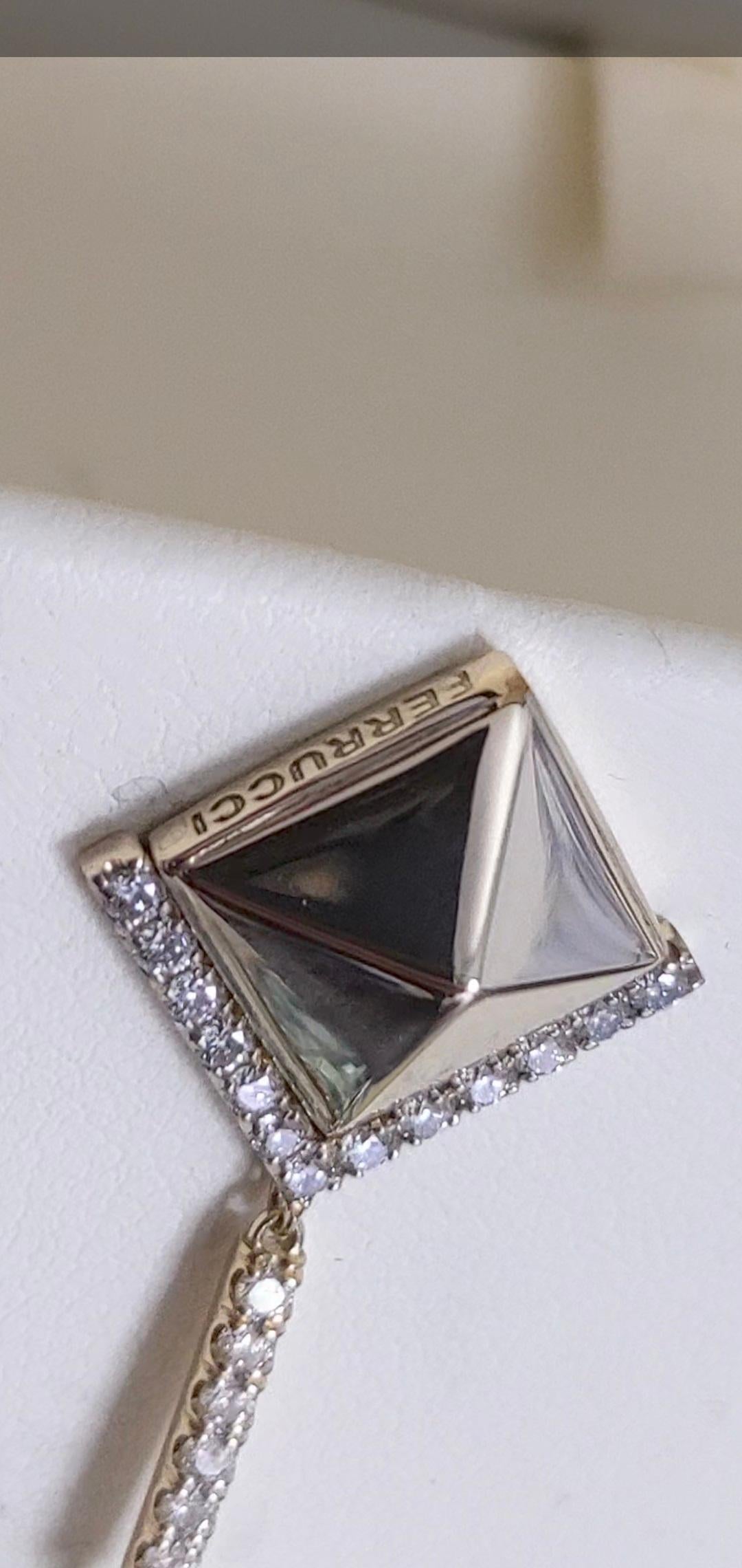Pendientes colgantes de diamantes aguamarina en pirámide de oro amarillo de 18k en venta 13
