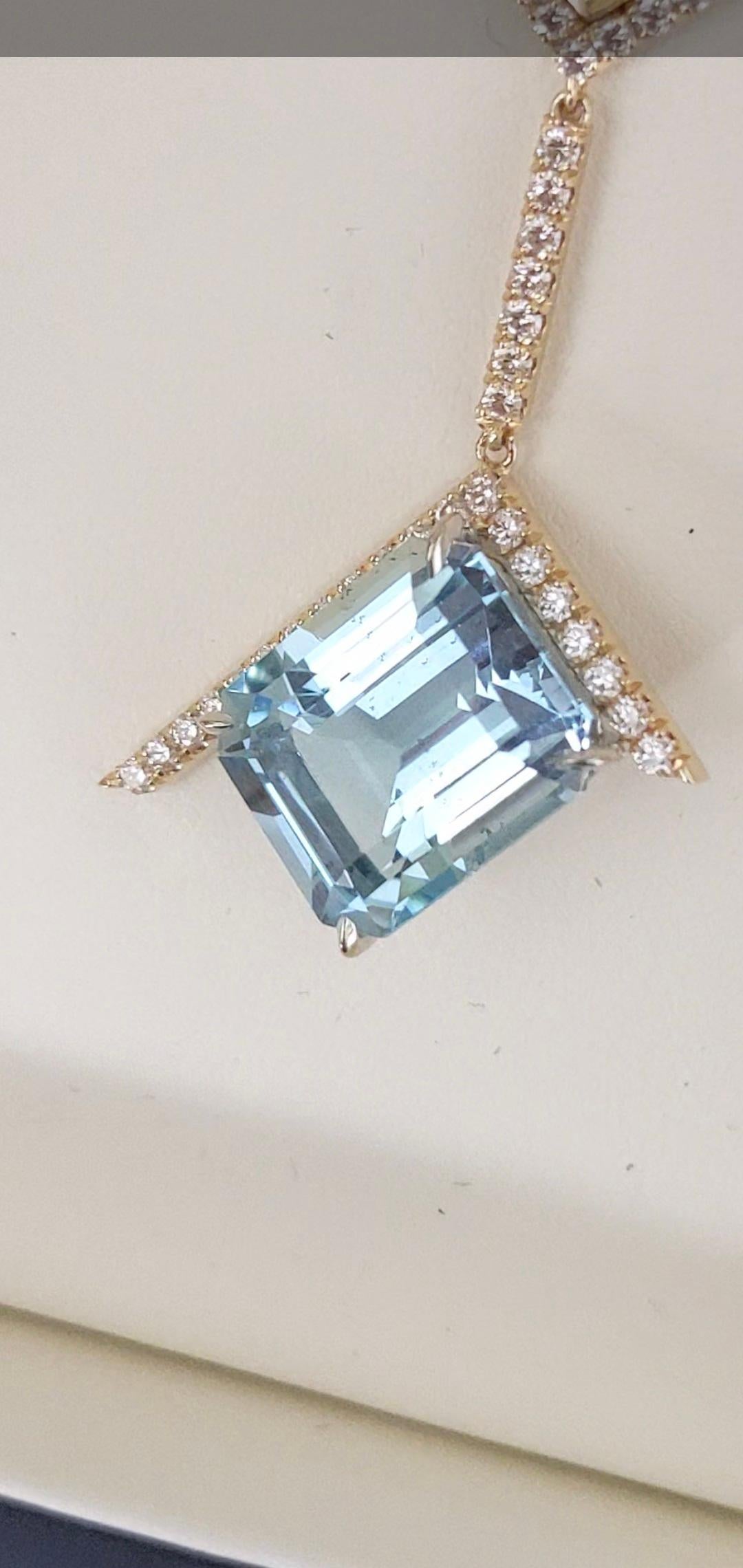 Emerald Cut Dangling Aquamarine Diamonds earrings in 18k Yellow gold Pyramid For Sale
