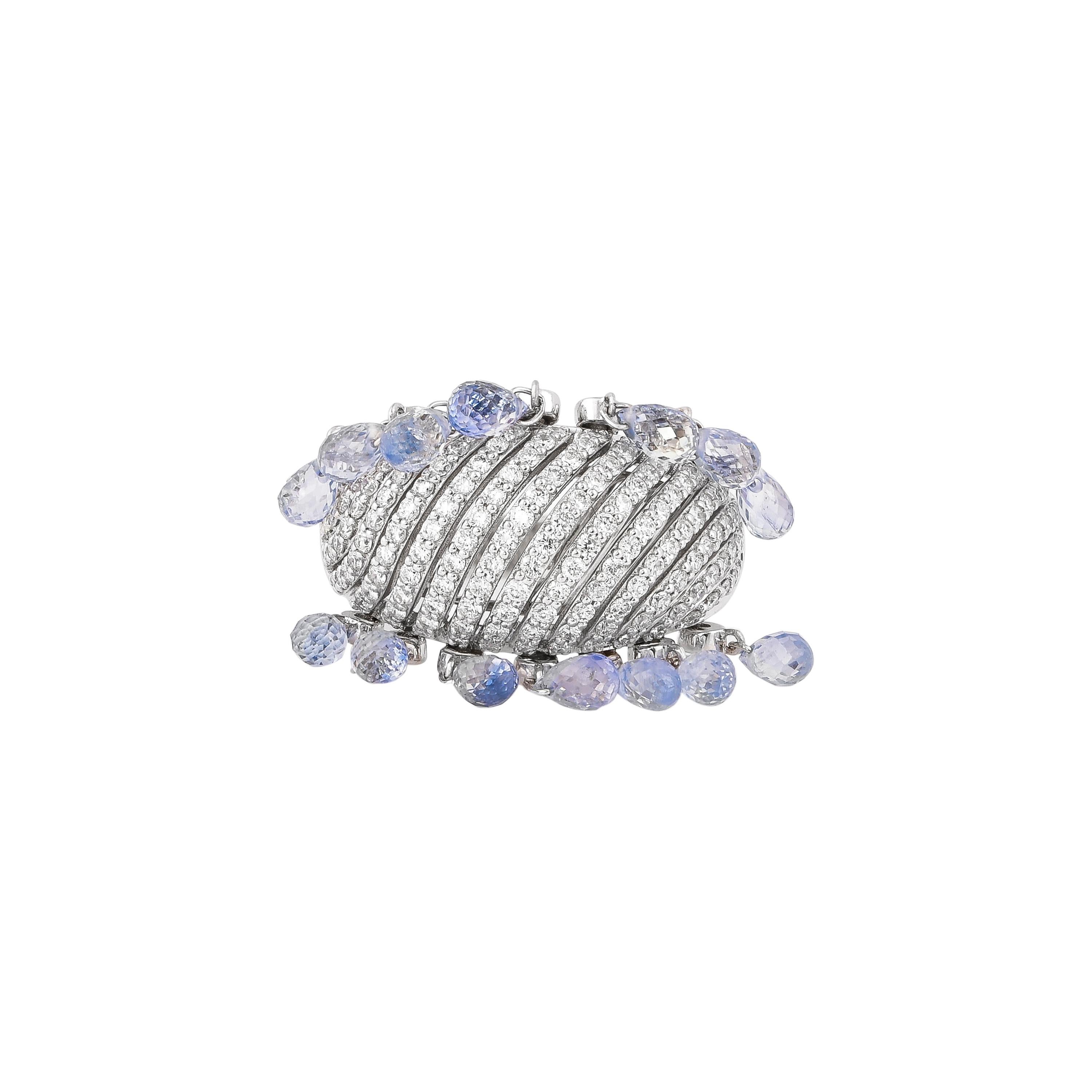 Ring mit blauen Saphirtropfen und Diamanten aus 18 Karat Weißgold (Zeitgenössisch) im Angebot