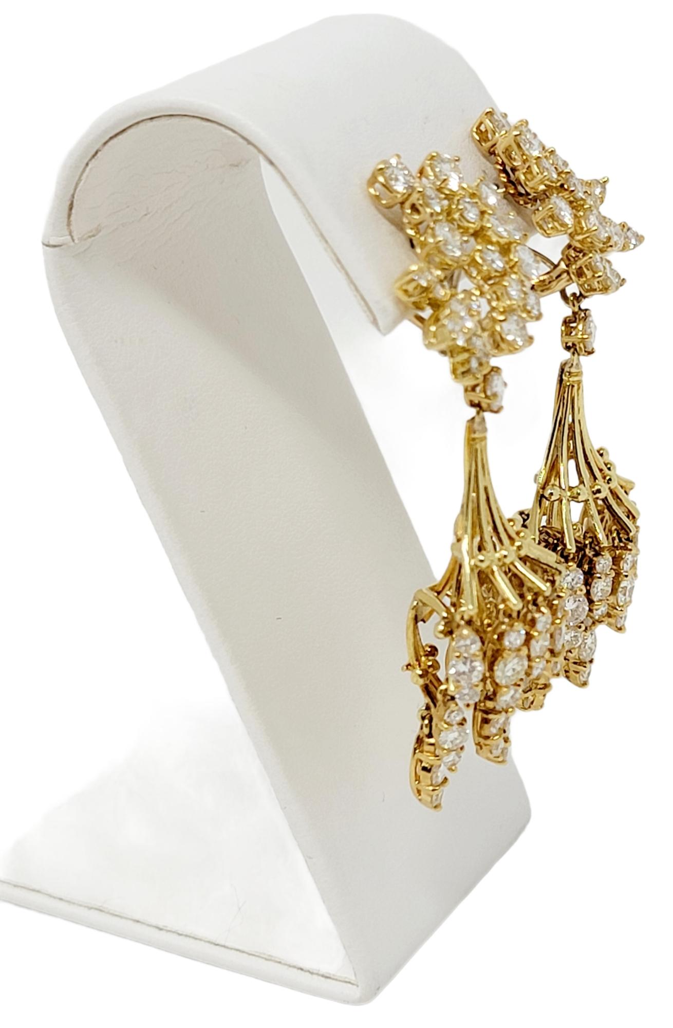 Round Cut Dangling Chandelier Earrings in 18 Karat Gold 11.59 Carats Total Round Diamonds For Sale