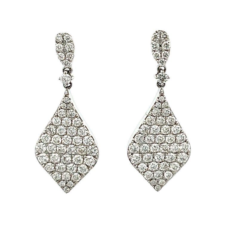 Dangling Diamond Earring 1.65 Carat in 18k White Gold In New Condition In New York, NY