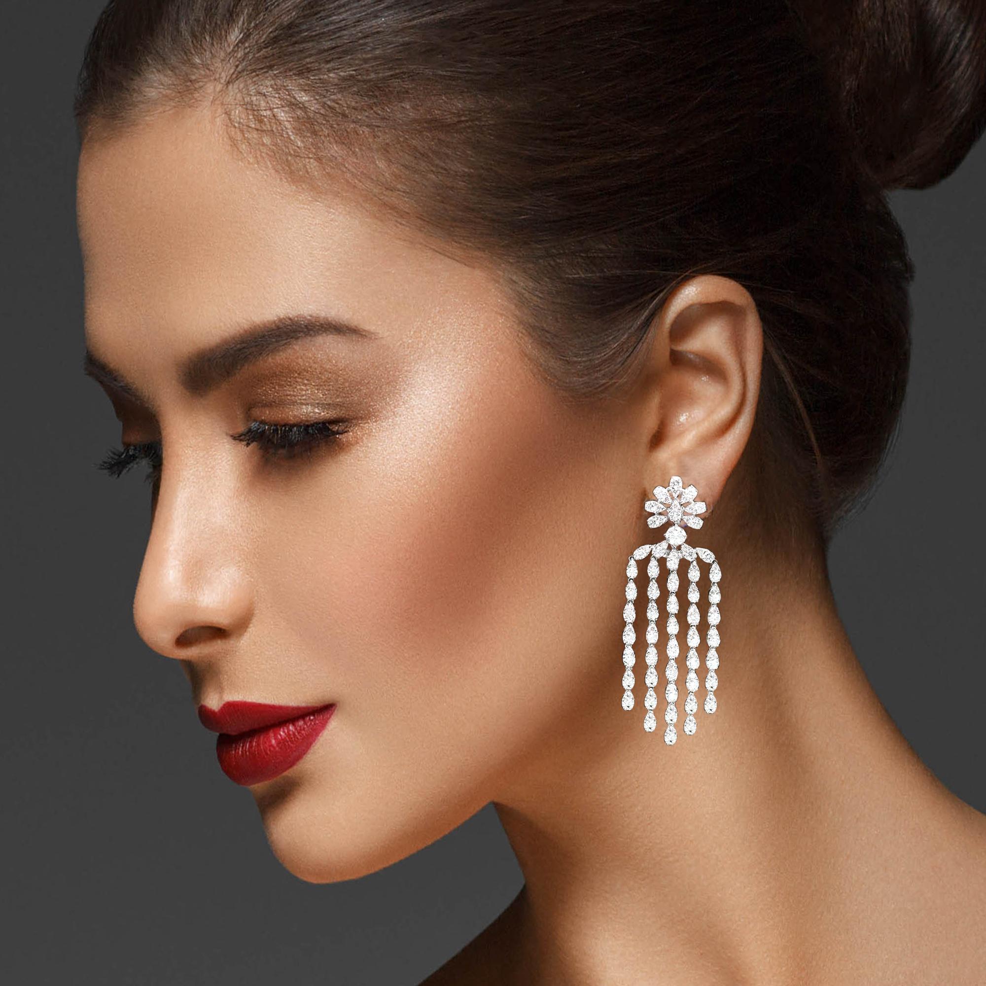 Diamond Dangling Earrings 18 Karat White Gold Chandelier Earrings 2' Inch Dangle In New Condition In Brooklyn, NY