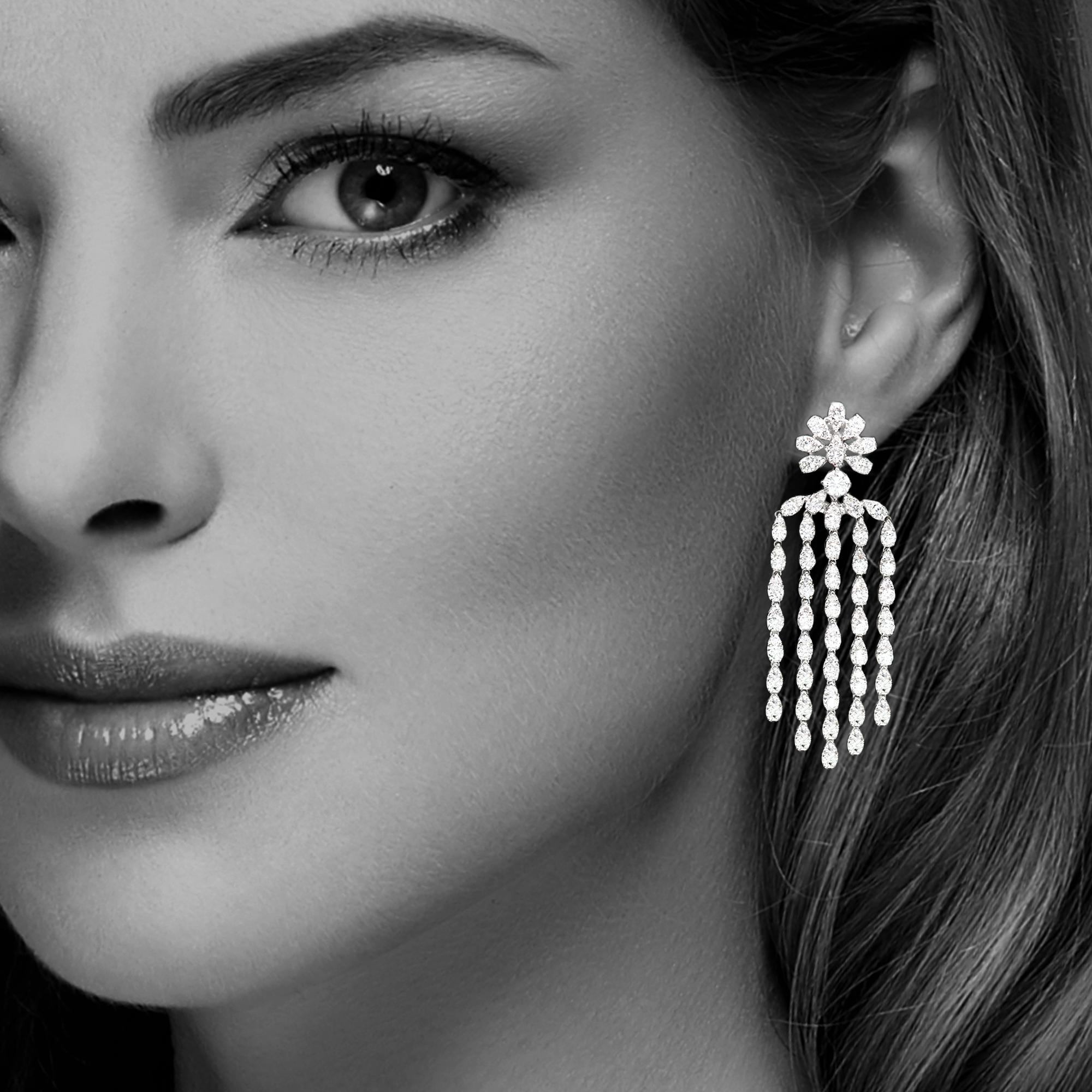 Diamond Dangling Earrings 18 Karat White Gold Chandelier Earrings 2' Inch Dangle For Sale 3