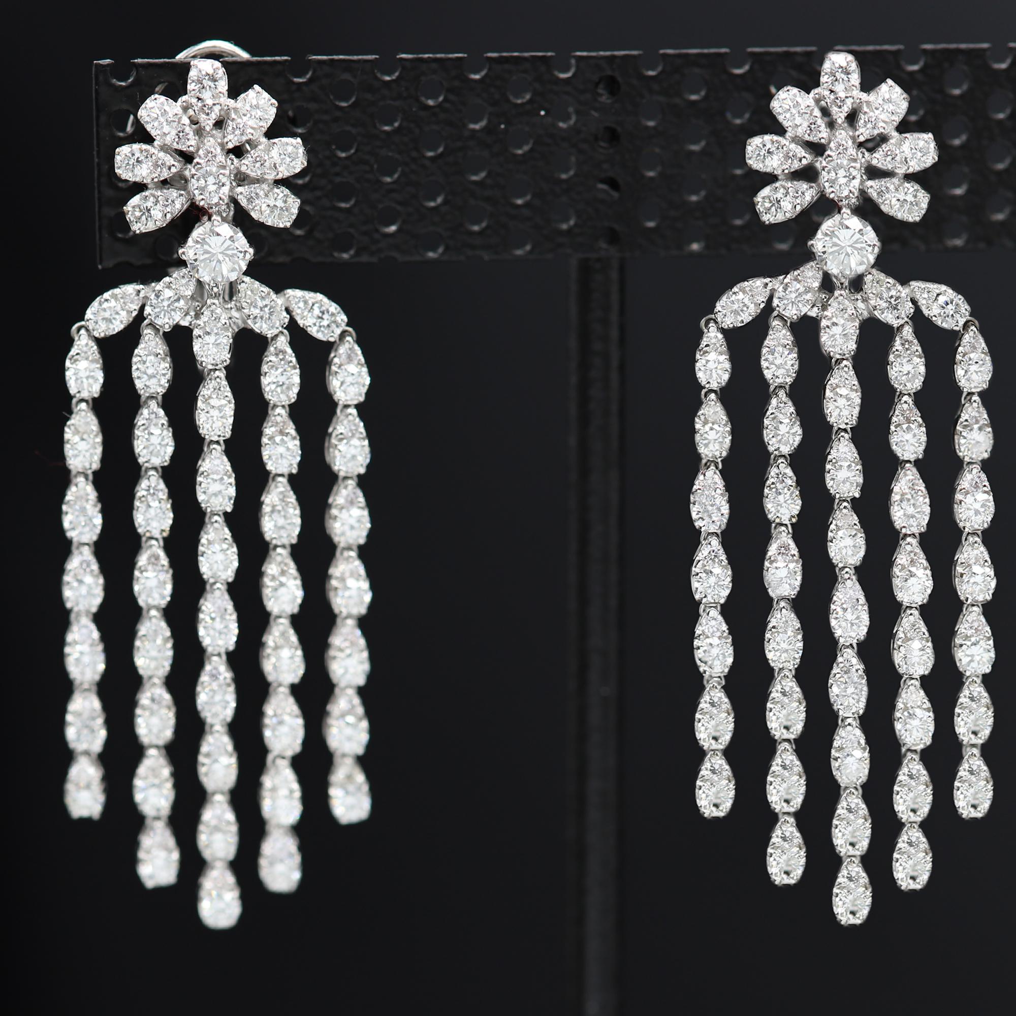 Diamond Dangling Earrings 18 Karat White Gold Chandelier Earrings 2' Inch Dangle For Sale 4
