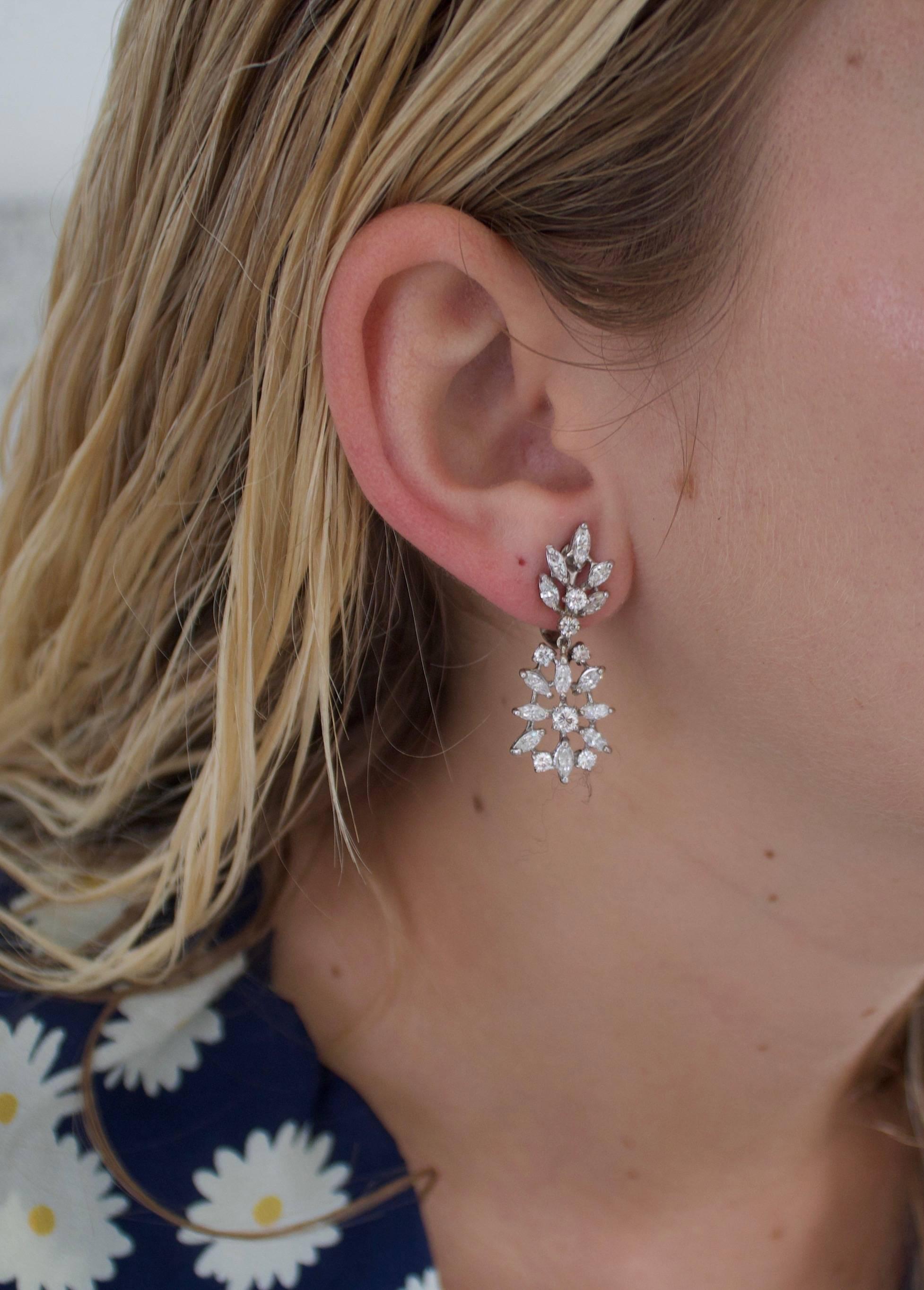 Ohrringe mit baumelnden Diamanten, 2,90 Karat, ca. 1950er Jahre für Damen oder Herren im Angebot
