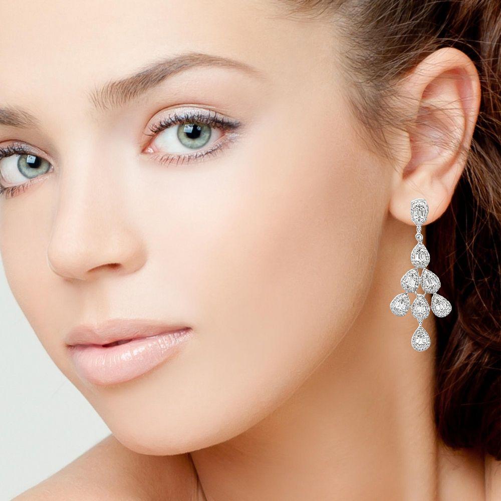 Women's Dangling Diamond Earrings in 14K White Gold For Sale