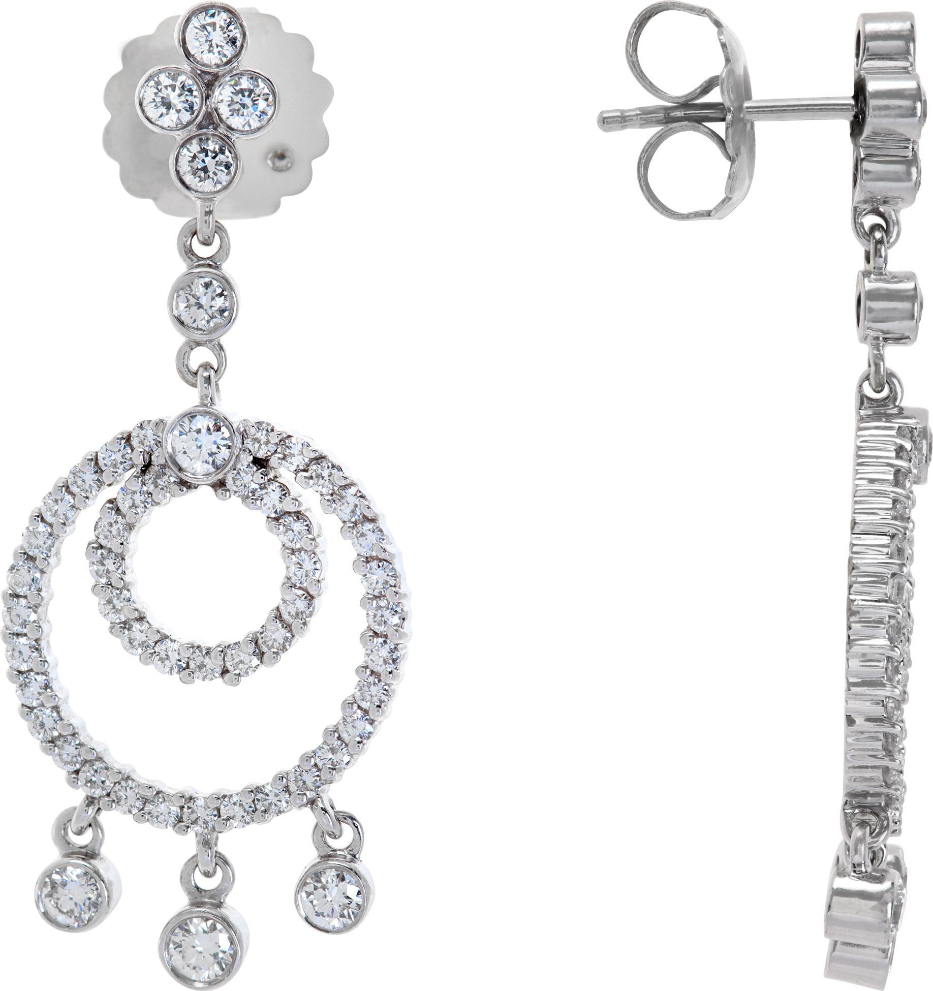 Ohrringe mit baumelnden Diamanten aus 18 Karat Gold mit runden Diamanten (Farbe G-H, Reinheit SI) im Zustand „Hervorragend“ im Angebot in Surfside, FL