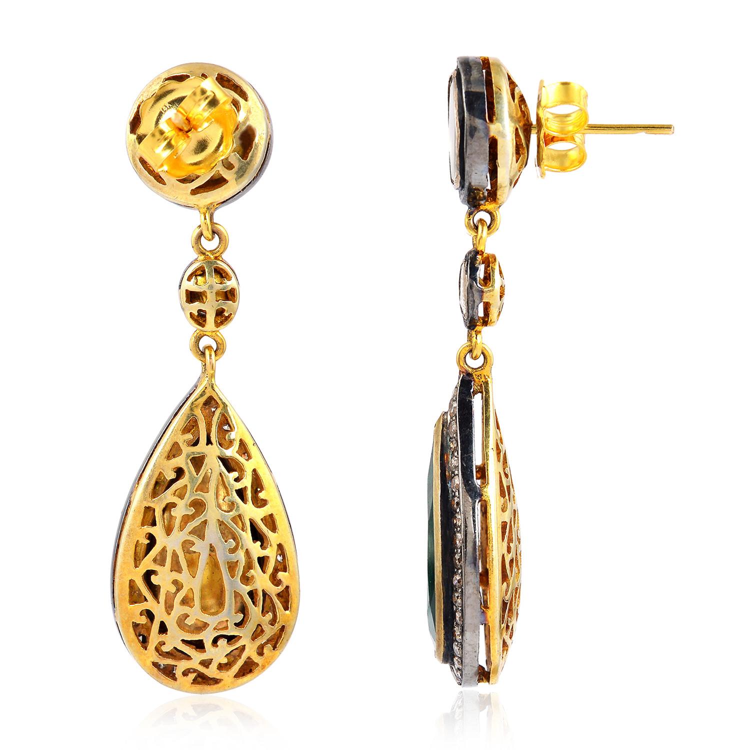 Dangling Diamond and Emerald Earring in Silver and Gold In New Condition In New York, NY