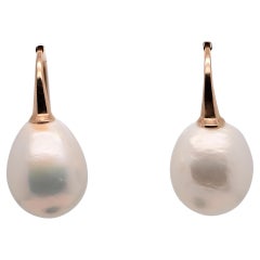 Dangling Earrings in 18-Carat Gold and Baroque Pearls