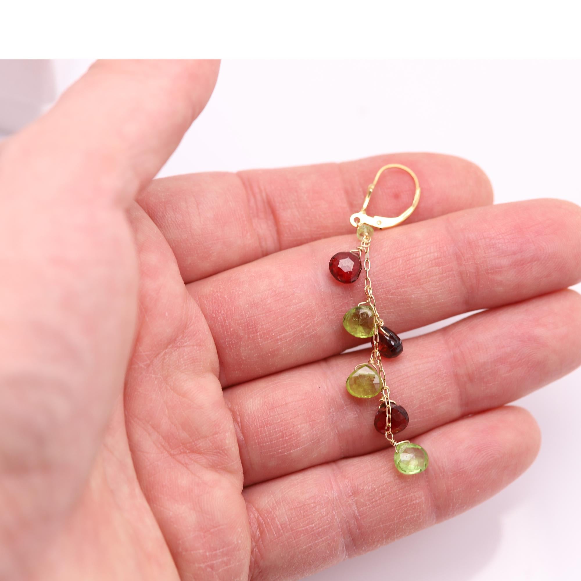 baumelnde Ohrringe mit mehrfarbigen Halbedelsteinen aus 14 Karat Gelbgold im Angebot 1