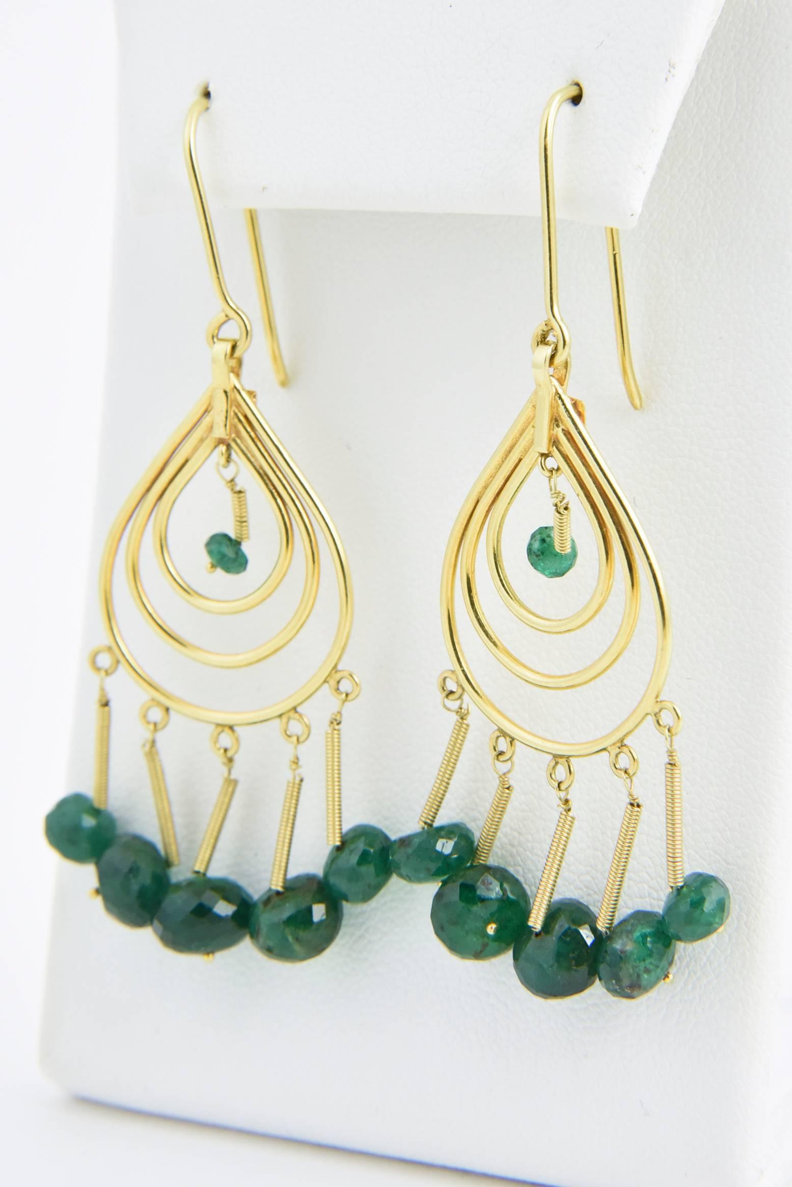Dangling Emerald Gold Teardrop Earrings In Excellent Condition In Miami Beach, FL