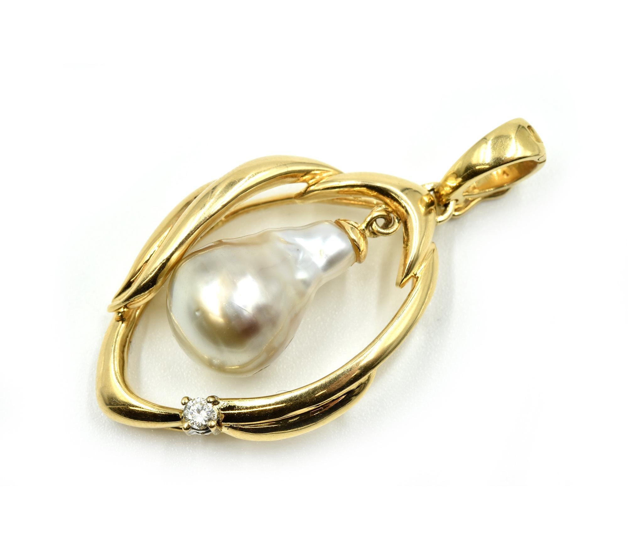 Dangling Pearl and Diamond Pendant 14 Karat Yellow Gold In Excellent Condition For Sale In Scottsdale, AZ