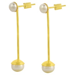 Dangling Pearl Earring