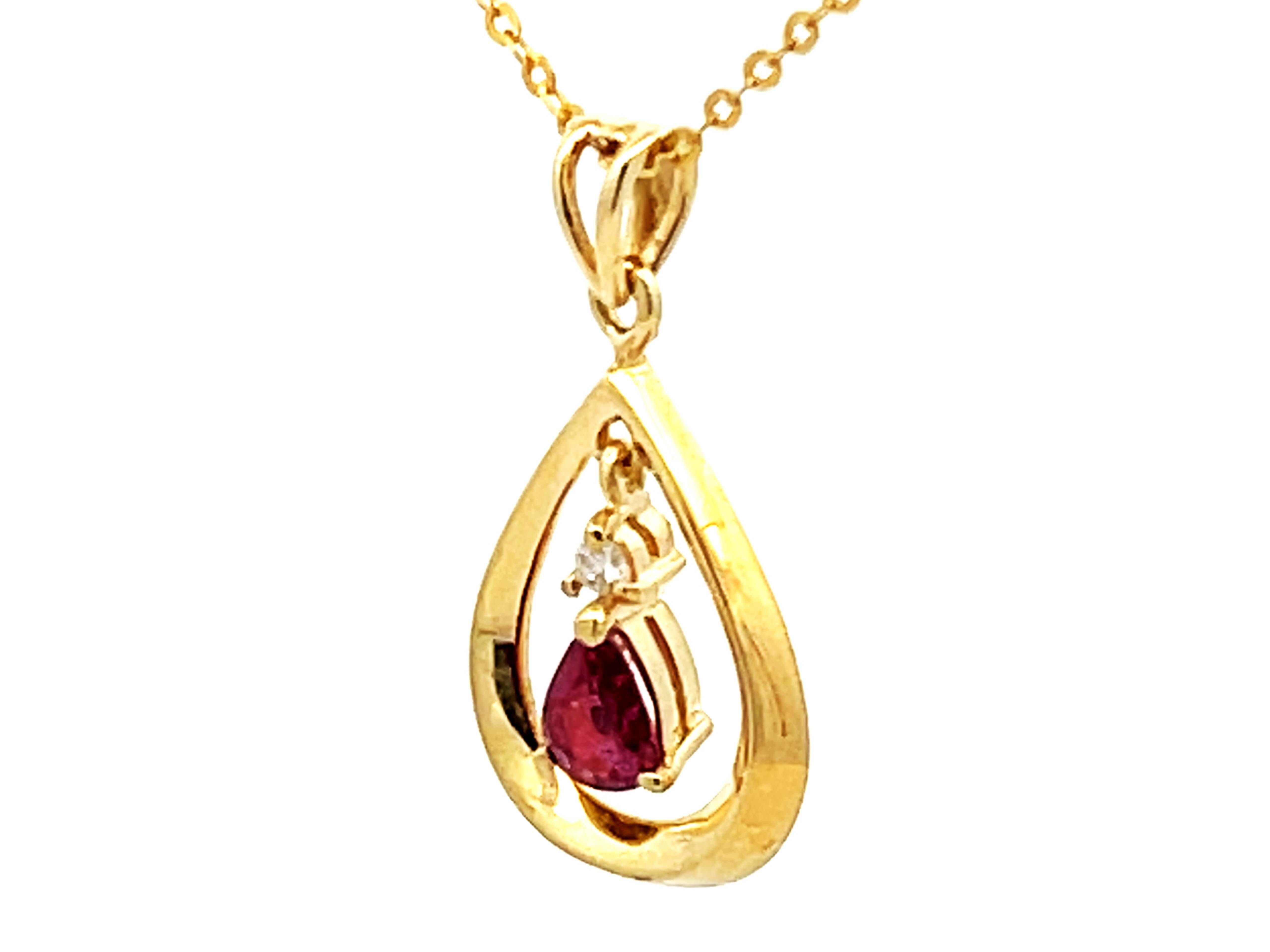 Pear Cut Dangly Burma Ruby Necklace 14k Yellow Gold For Sale