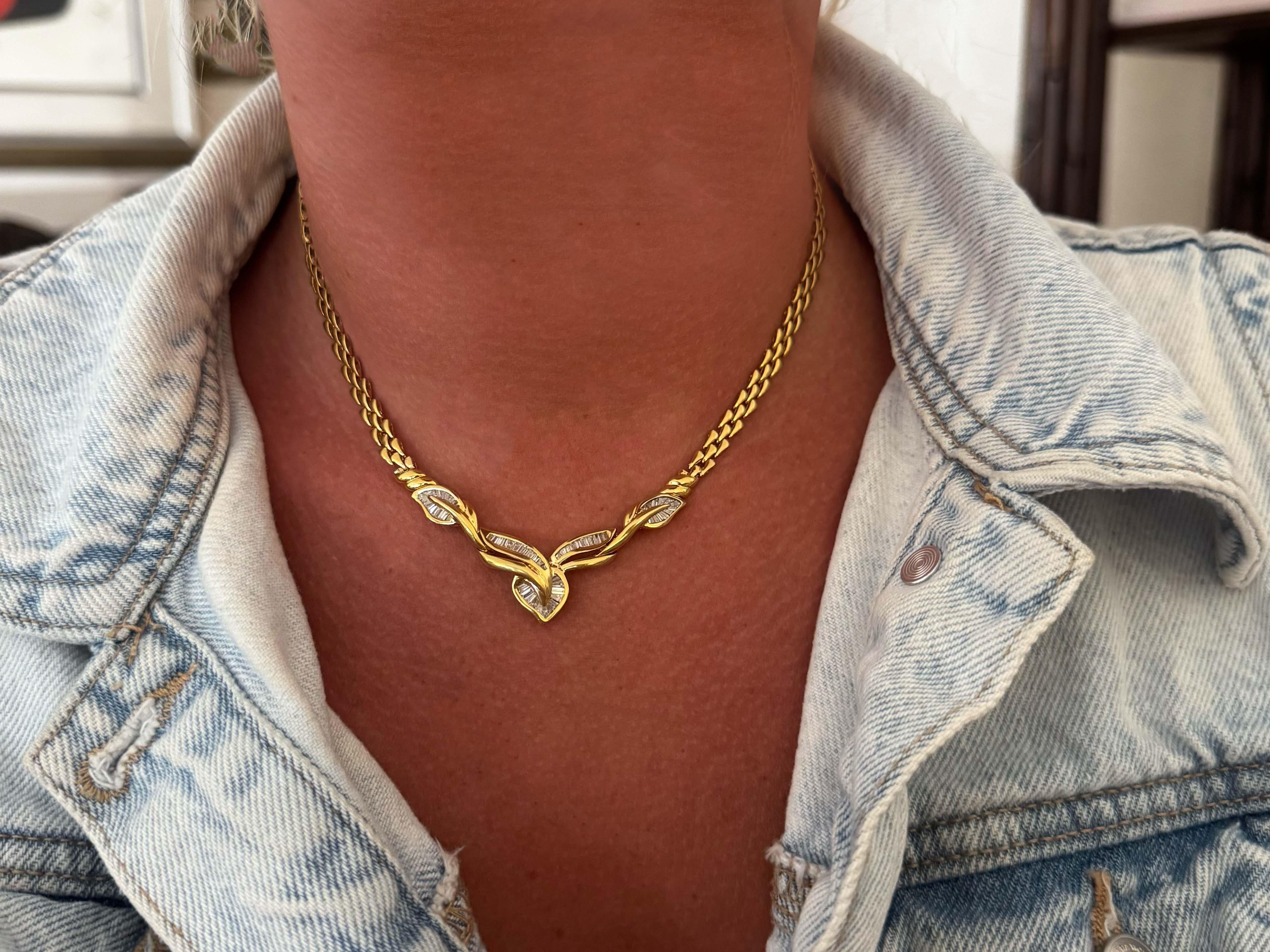 Dangly Schokolade Tahiti Pfau Perle Baguette Diamant-Anhänger Halskette 18K (Baguetteschliff) im Angebot