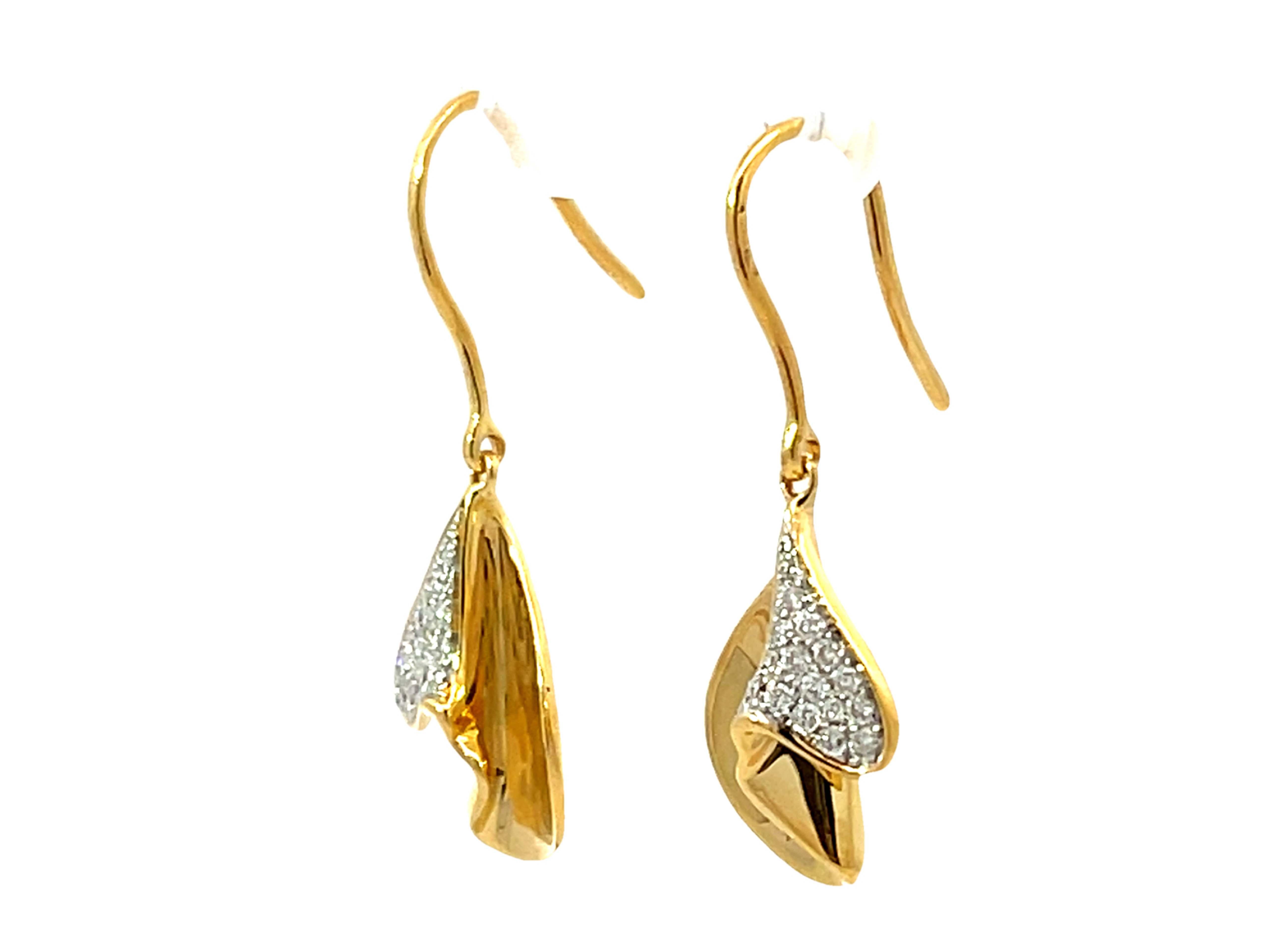 Brilliant Cut Dangly Gold Diamond Earrings 18K Yellow Gold For Sale