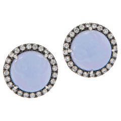 Danhier, boucles d'oreilles en or blanc 18 carats, calcédoine 4,24 carats et diamants 0,24 carat 