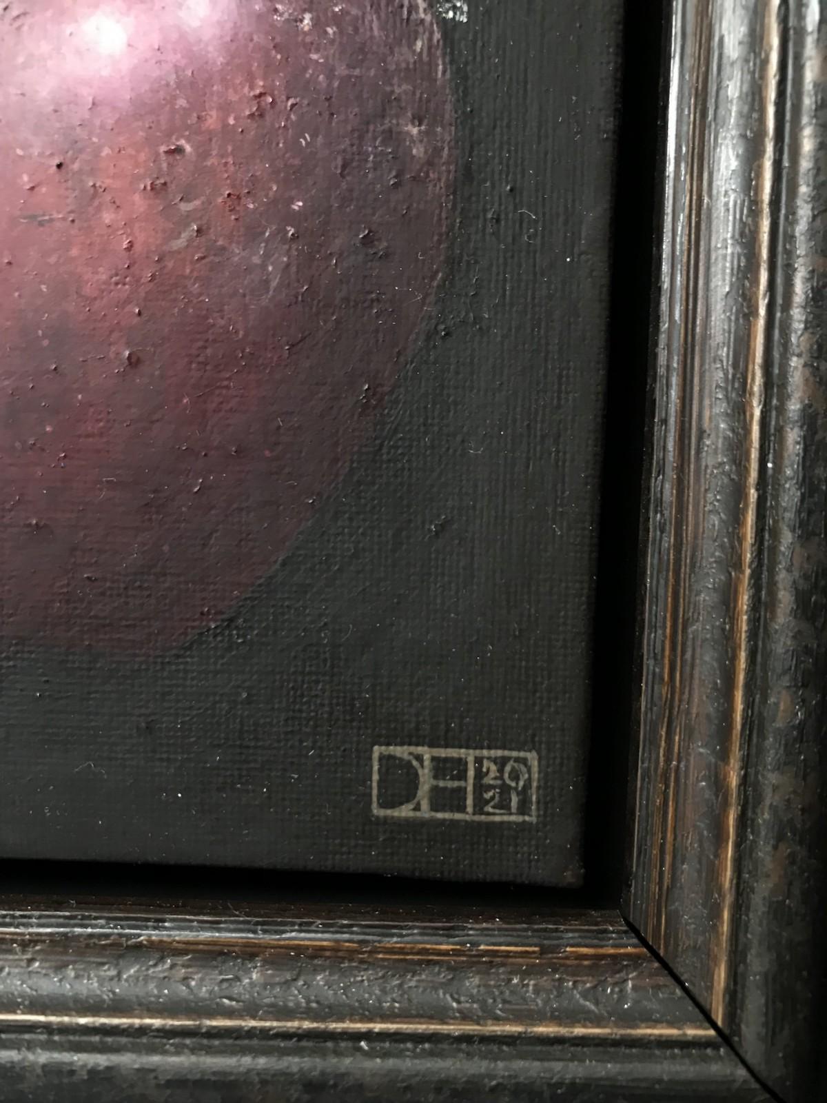 Deep Red Apple, Dani Humberstone, Original oil painting, Still life art, Realist - Black Still-Life Painting by Dani Humberstone 