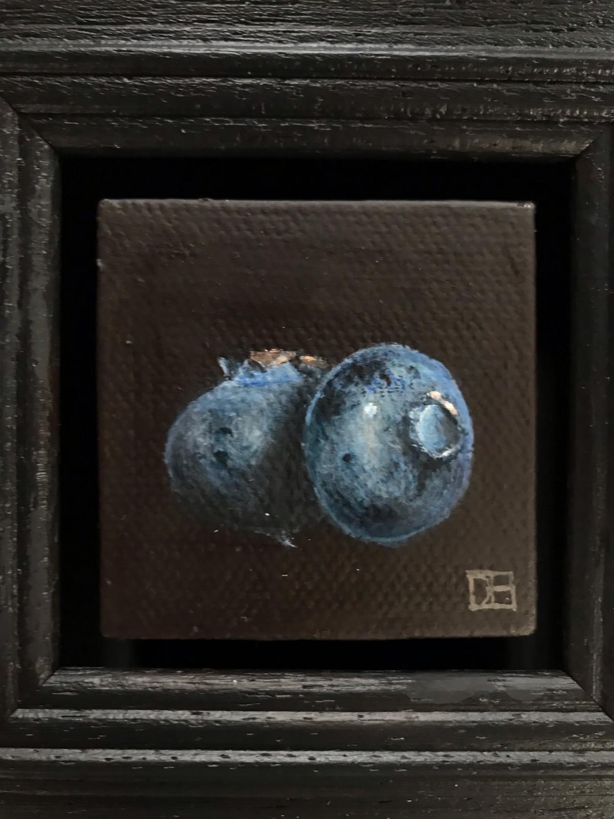 Pocket Blueberries, Dani Humberstone, Still life painting, contemporary art - Realist Painting by Dani Humberstone 