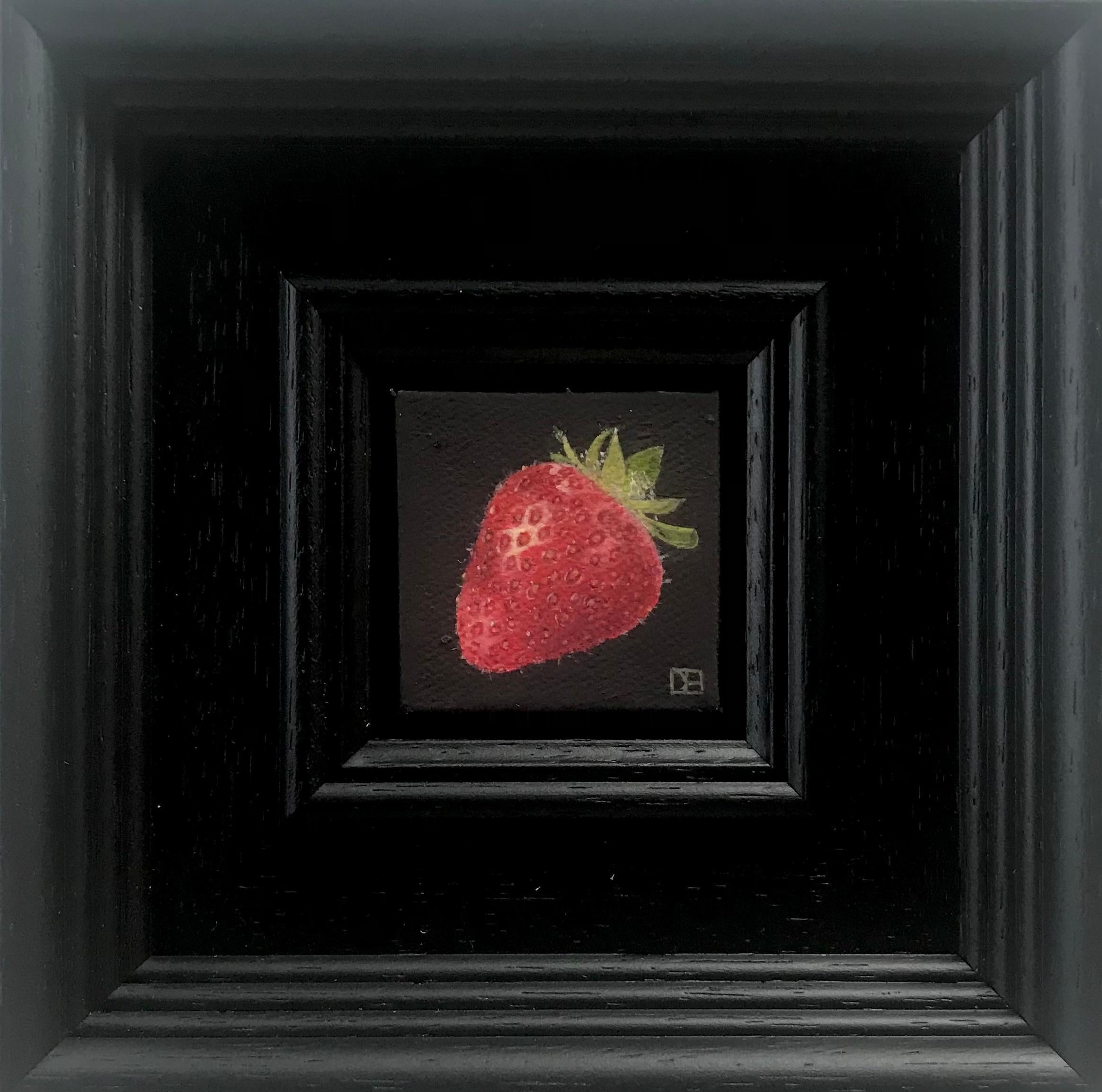 Taschen-Erdbeere  von Dani Humberstone, Stillleben, zeitgenössische, realistische Kunst (Schwarz), Figurative Painting, von Dani Humberstone 
