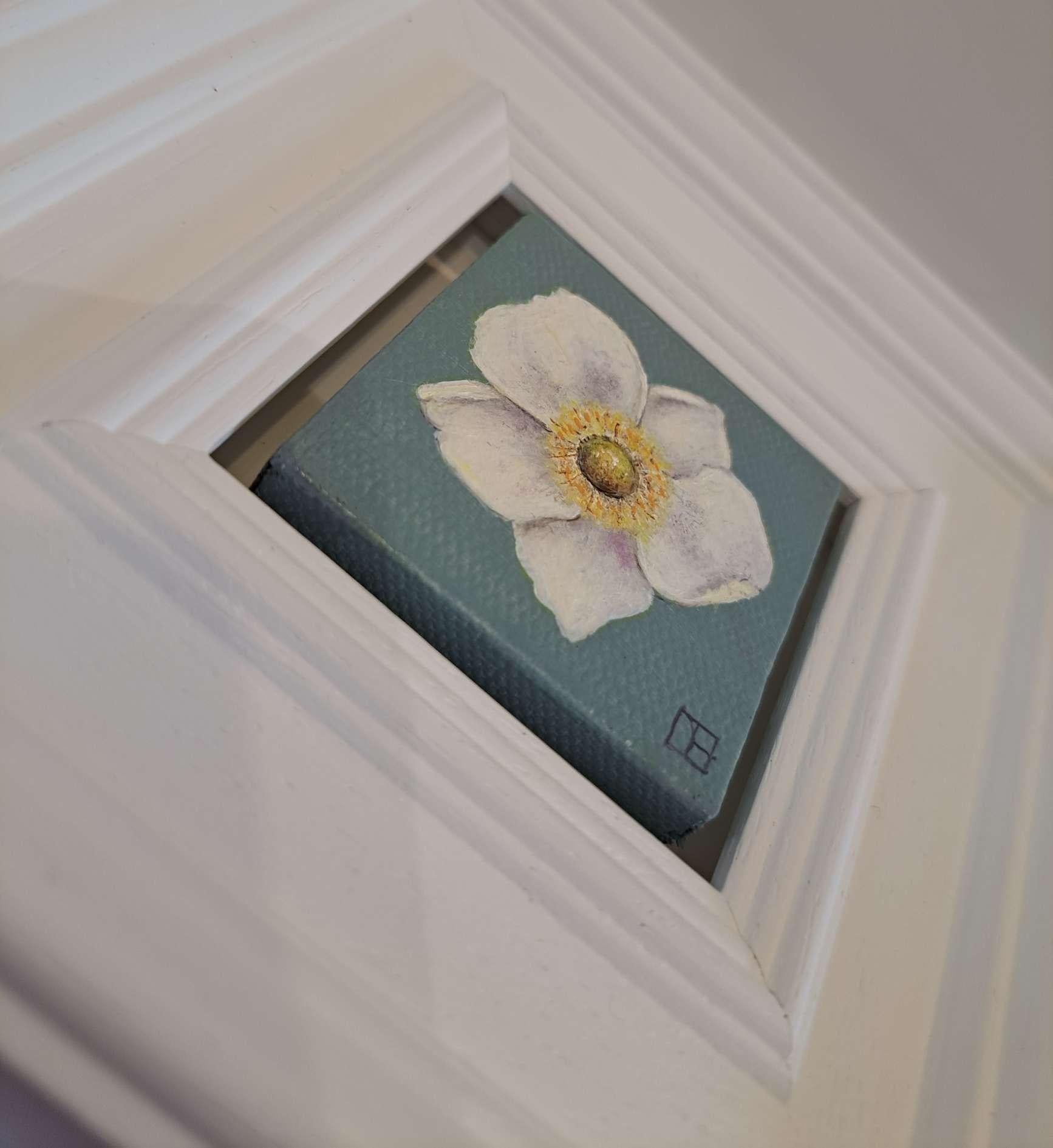 Anemone White Pocket Painting, original painting, still-life, contemporary For Sale 4
