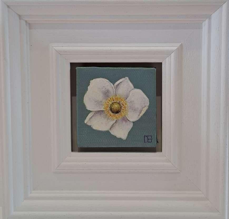 Pocket White Anemone (canvas size 5x5cm) is an original oil painting by Dani Humberstone as part of her Pocket painting series featuring small scale realistic oil paintings, with a nod to baroque still life painting. The paintings are set into a