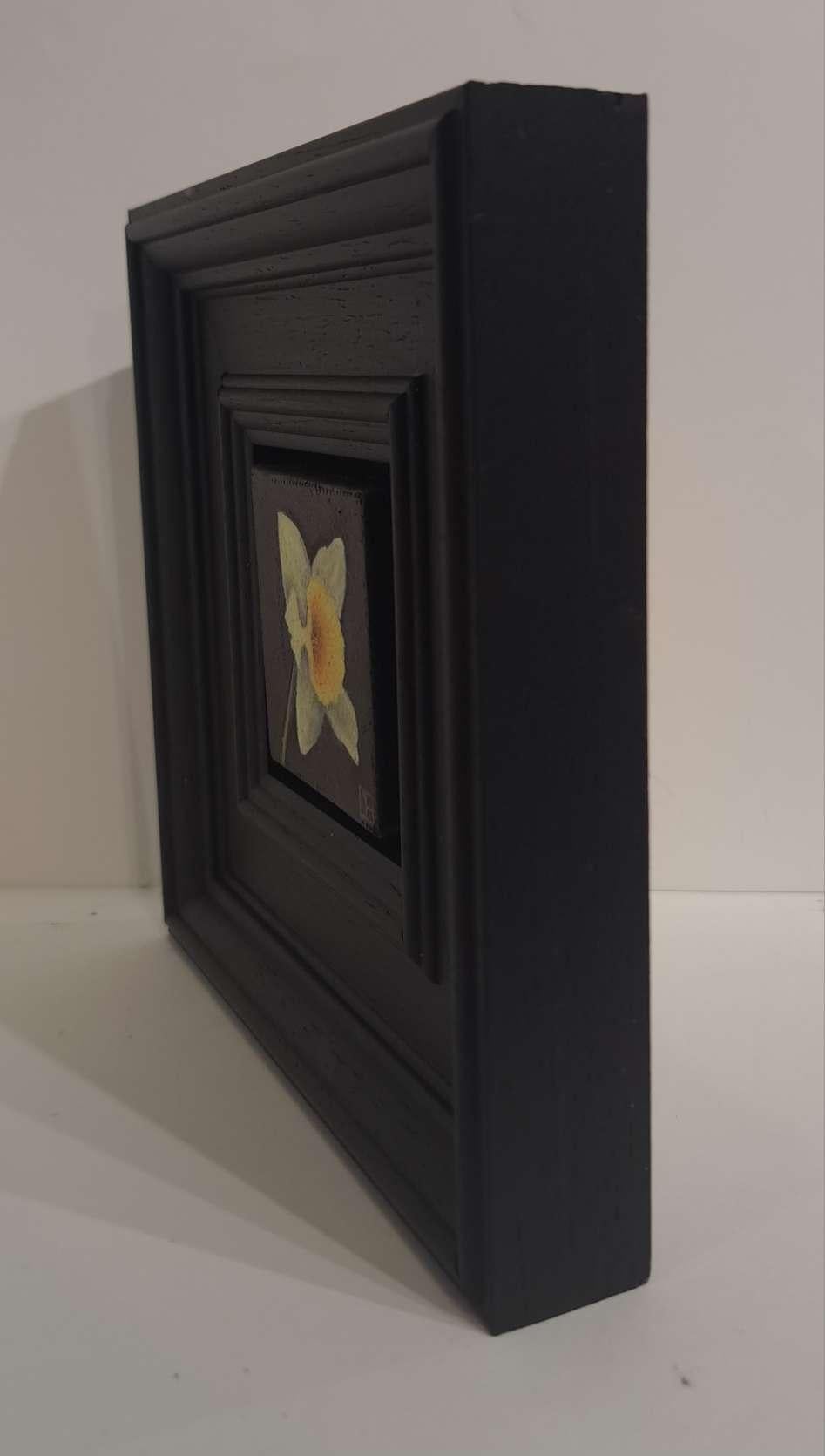 Pocket Pale Yellow Daffodil (canvas size 5x5cm) is an original oil painting by Dani Humberstone as part of her Pocket Painting series featuring small scale realistic oil paintings, with a nod to baroque still life painting. The paintings are set in