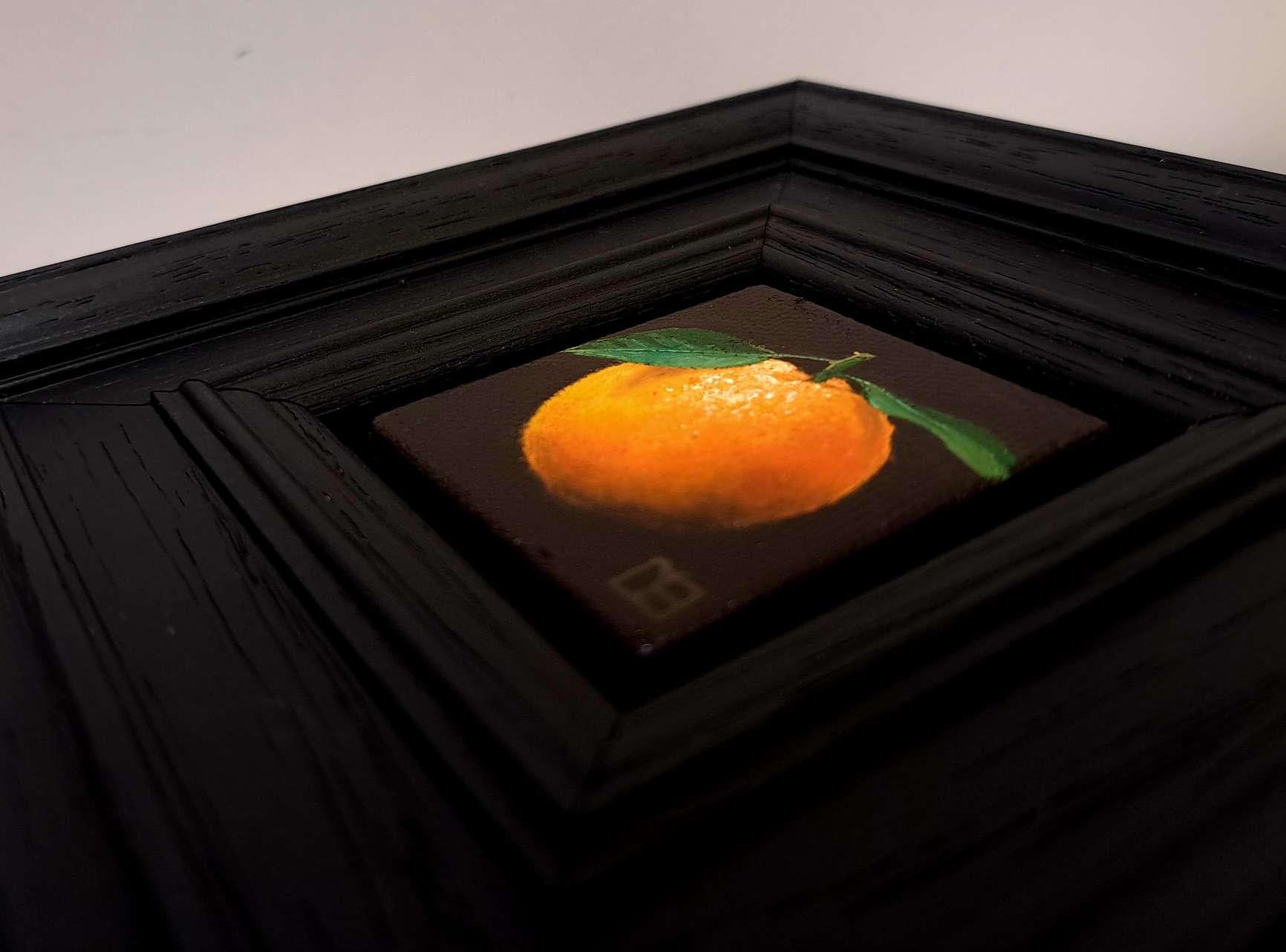 Diptych of Pocket Yellowy Orange Clementine and Very Shiny Very Red Apple For Sale 2
