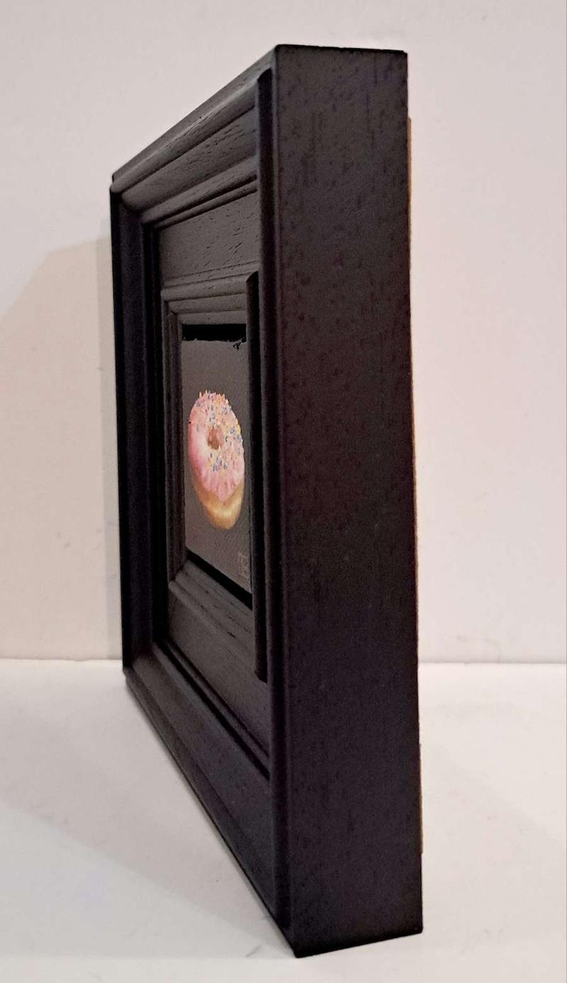 Doh-nut (with sprinkles) Pocket Series, original painting, still-life - Contemporary Painting by Dani Humberstone