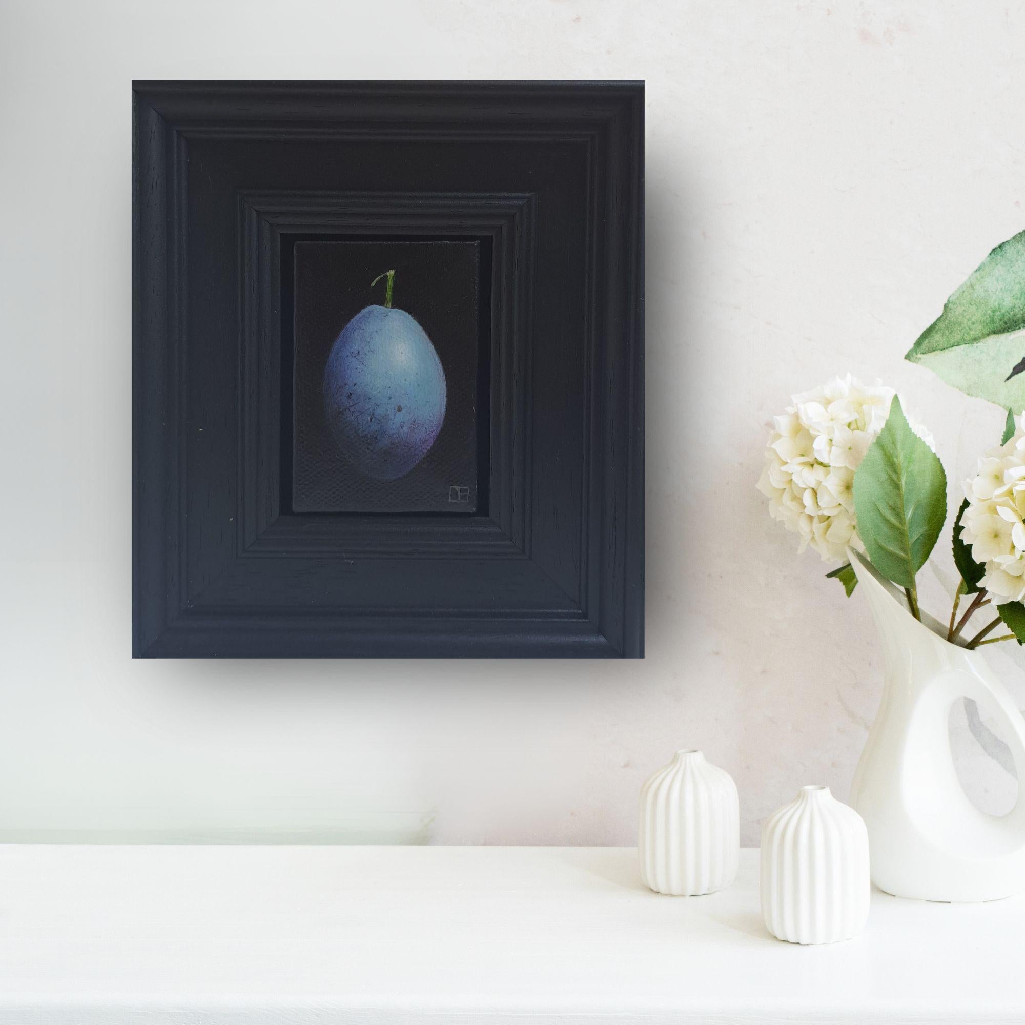 Blue Damson - original realism still life fruit - contemporary art - Painting by Dani Humberstone