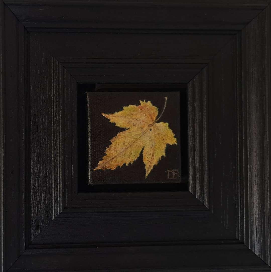 Dani Humberstone Still-Life Painting – Tasche Herbst Kollektion Herbst Kollektion Herbstblatt #2  [2024], Barock-Stillleben, Kleine Kunst