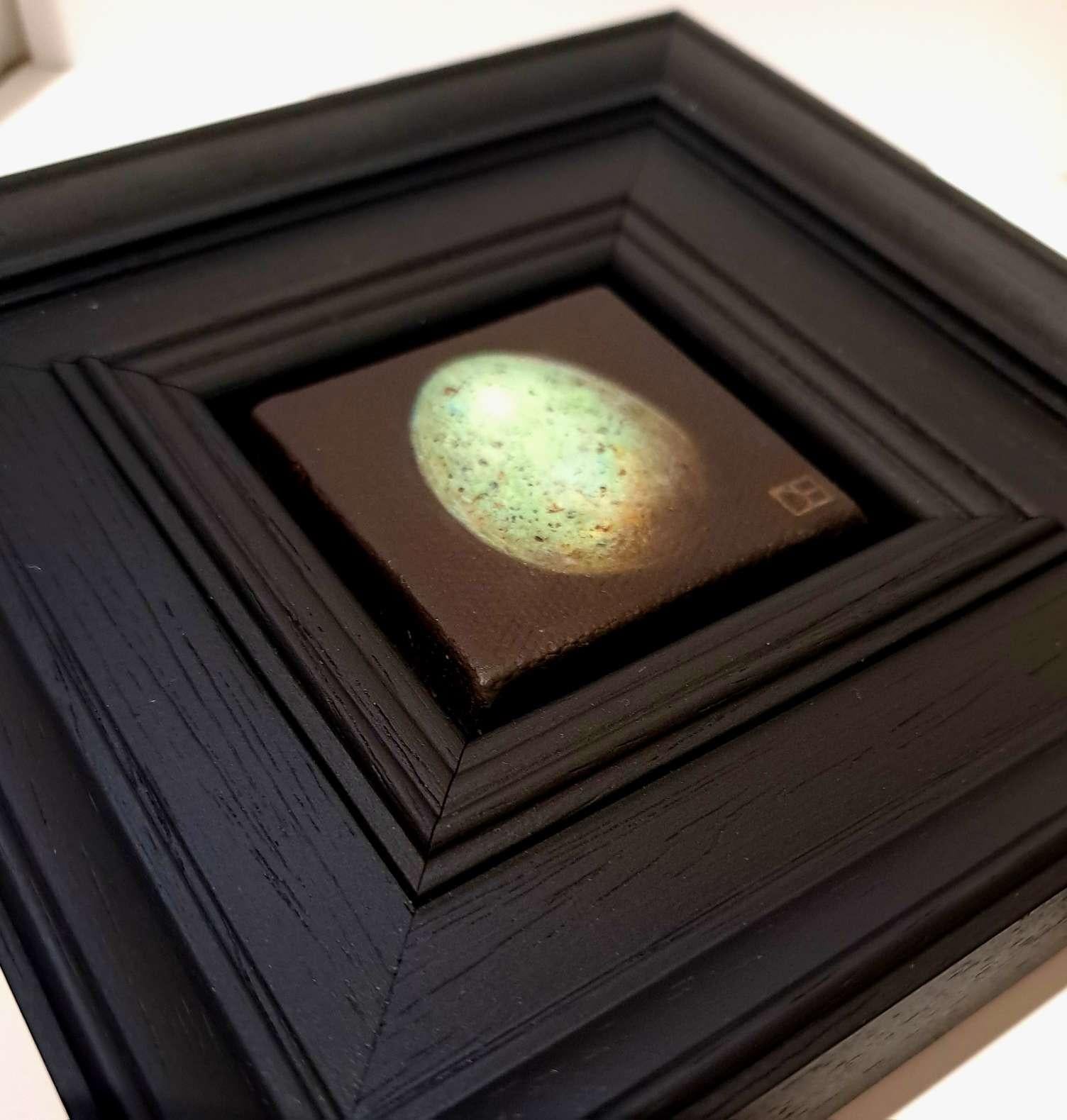Uovo di merlo tascabile 3 (c), Pittura originale, Uovo, Realismo - Interior Painting Nero di Dani Humberstone